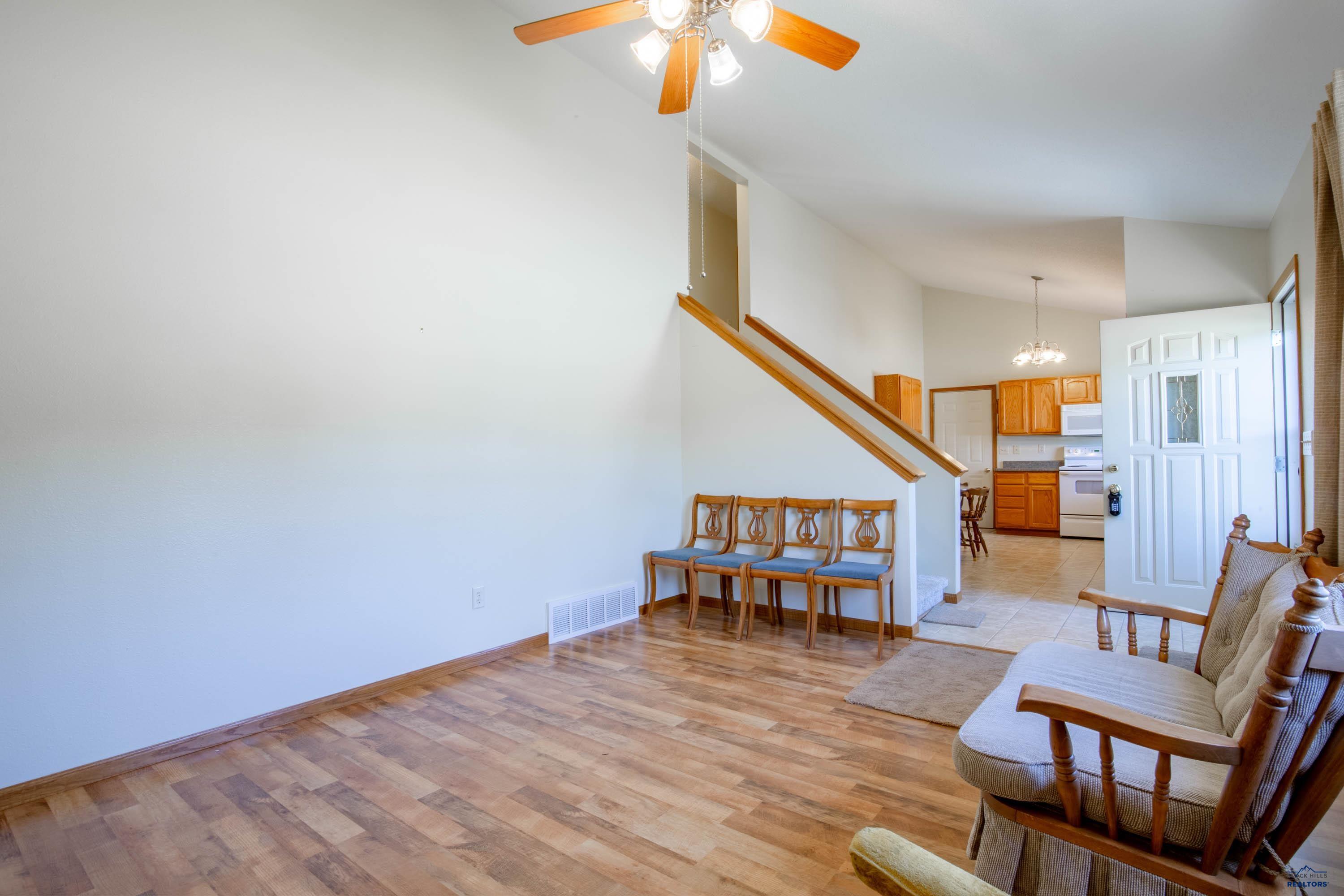 1279 PENNINGTON