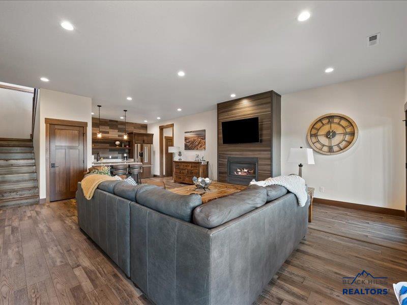 Lead, South Dakota, 57754, United States, ,5 BathroomsBathrooms,Residential,Active,2002332