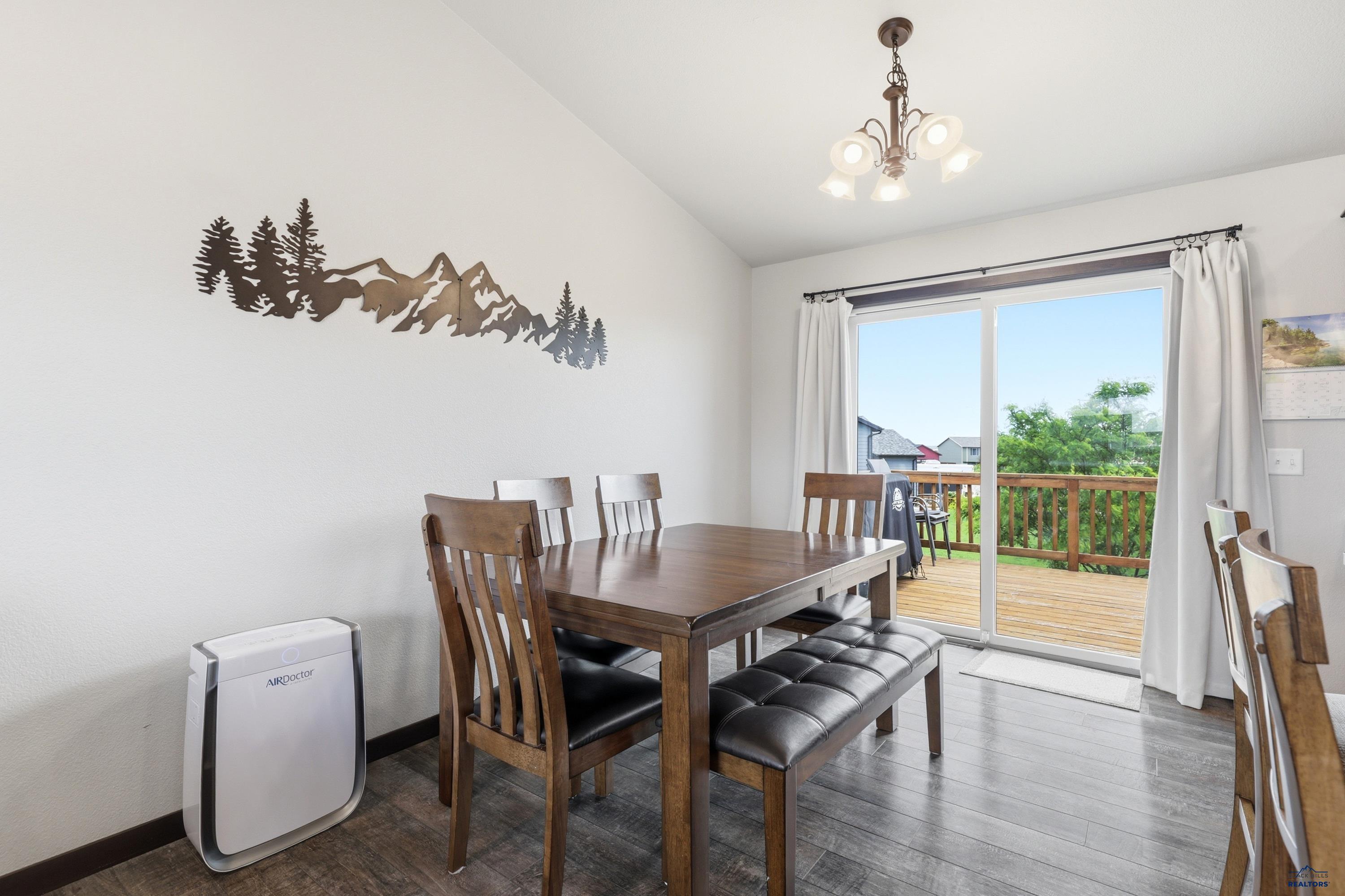 545 MACE DR