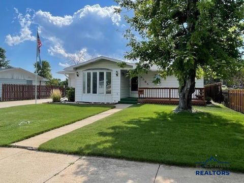 4565 WENTWORTH DR Rapid City SD 57702