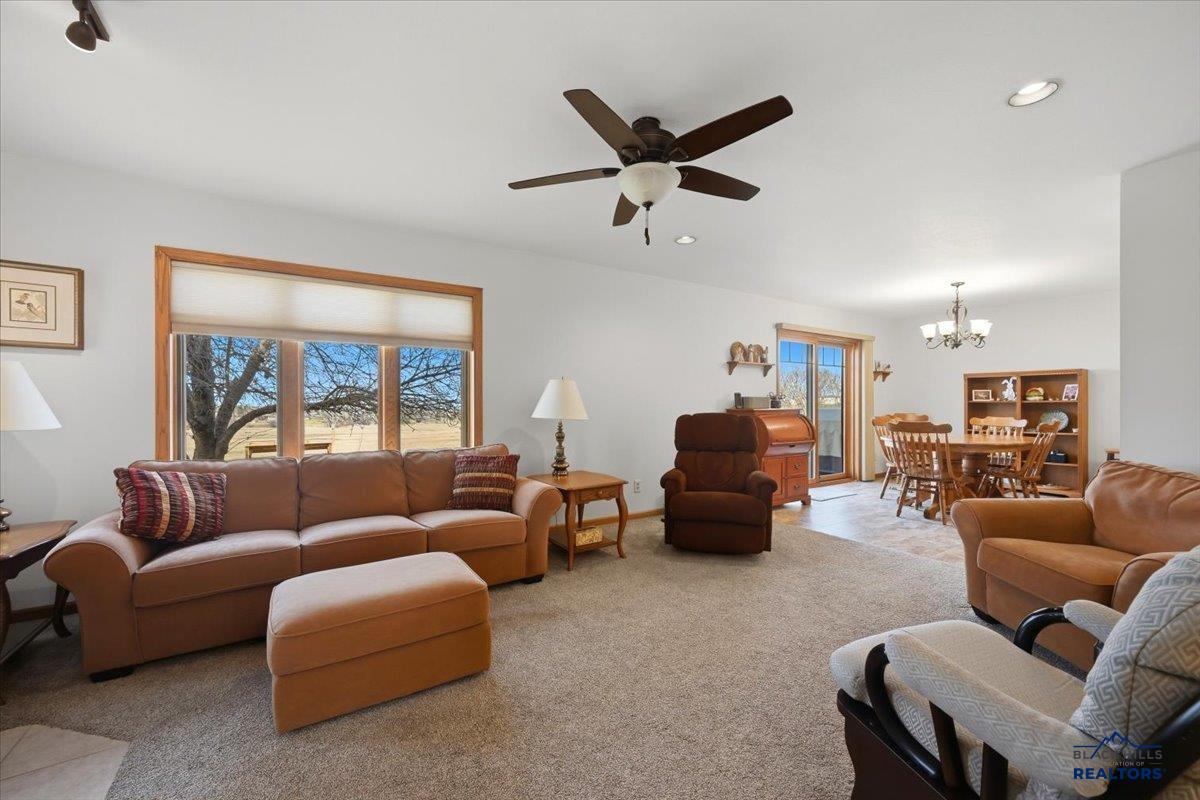 304 WILLOW DR