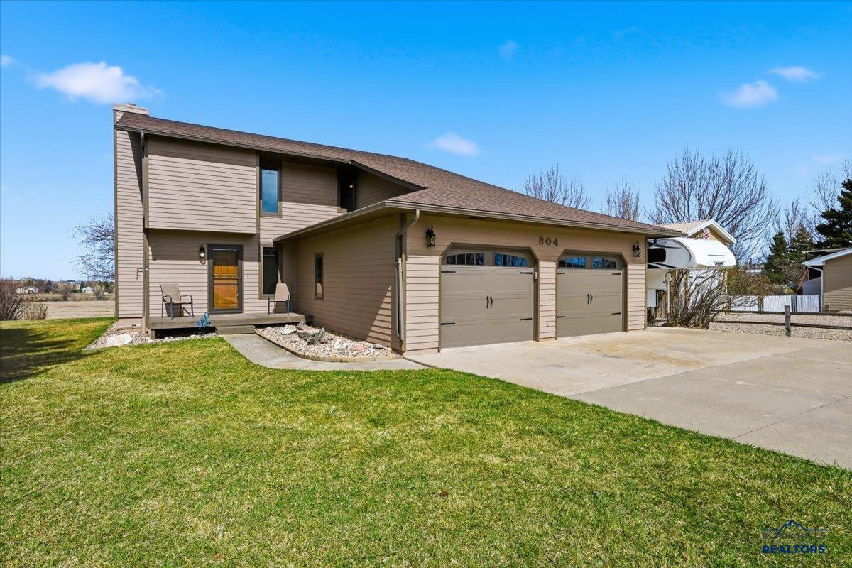304 WILLOW DR