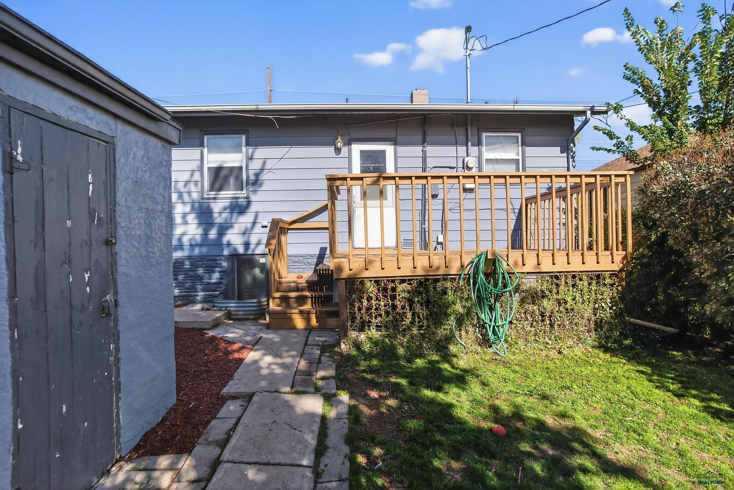 513 E DENVER
