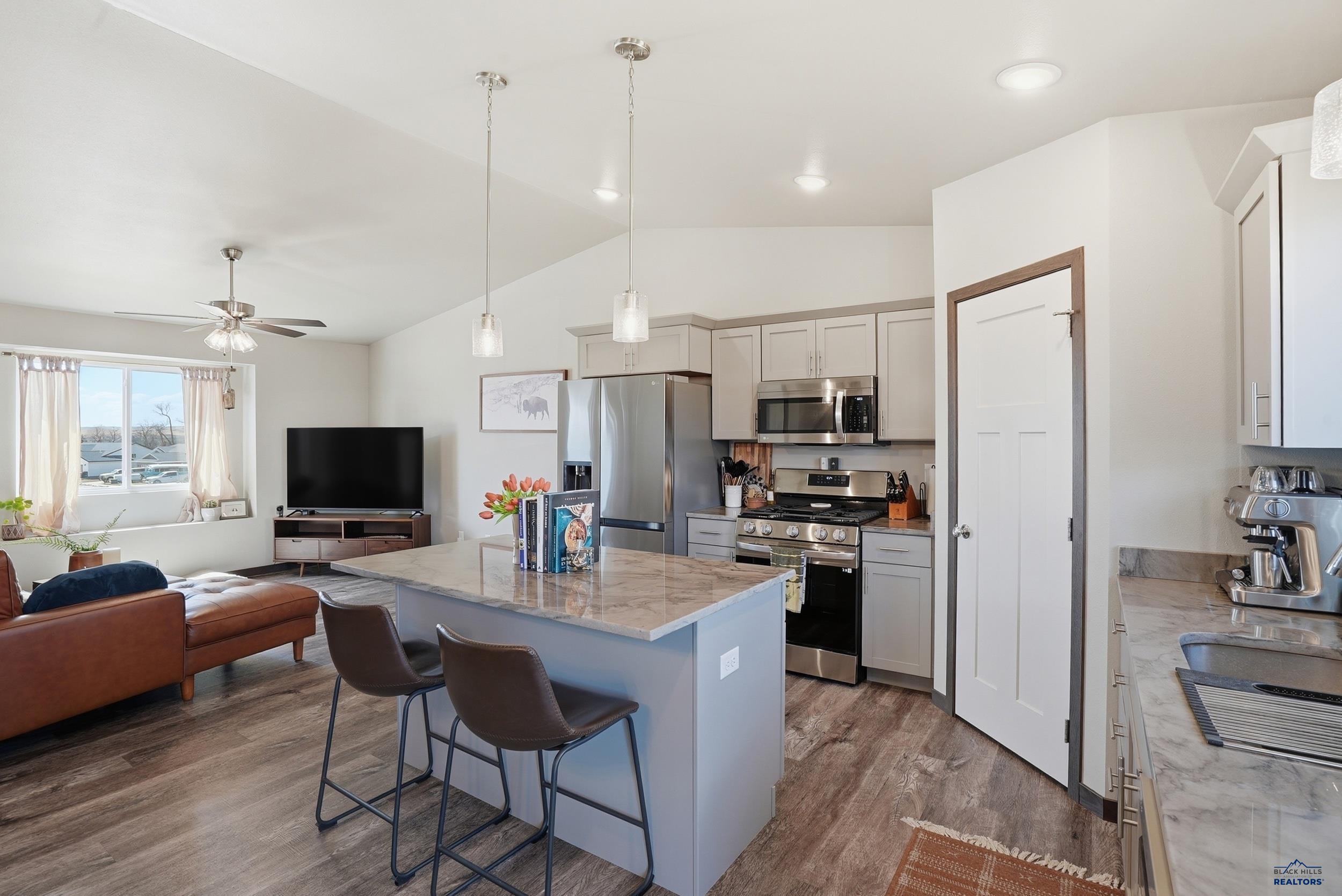 3300 ENFIELD LOOP RD