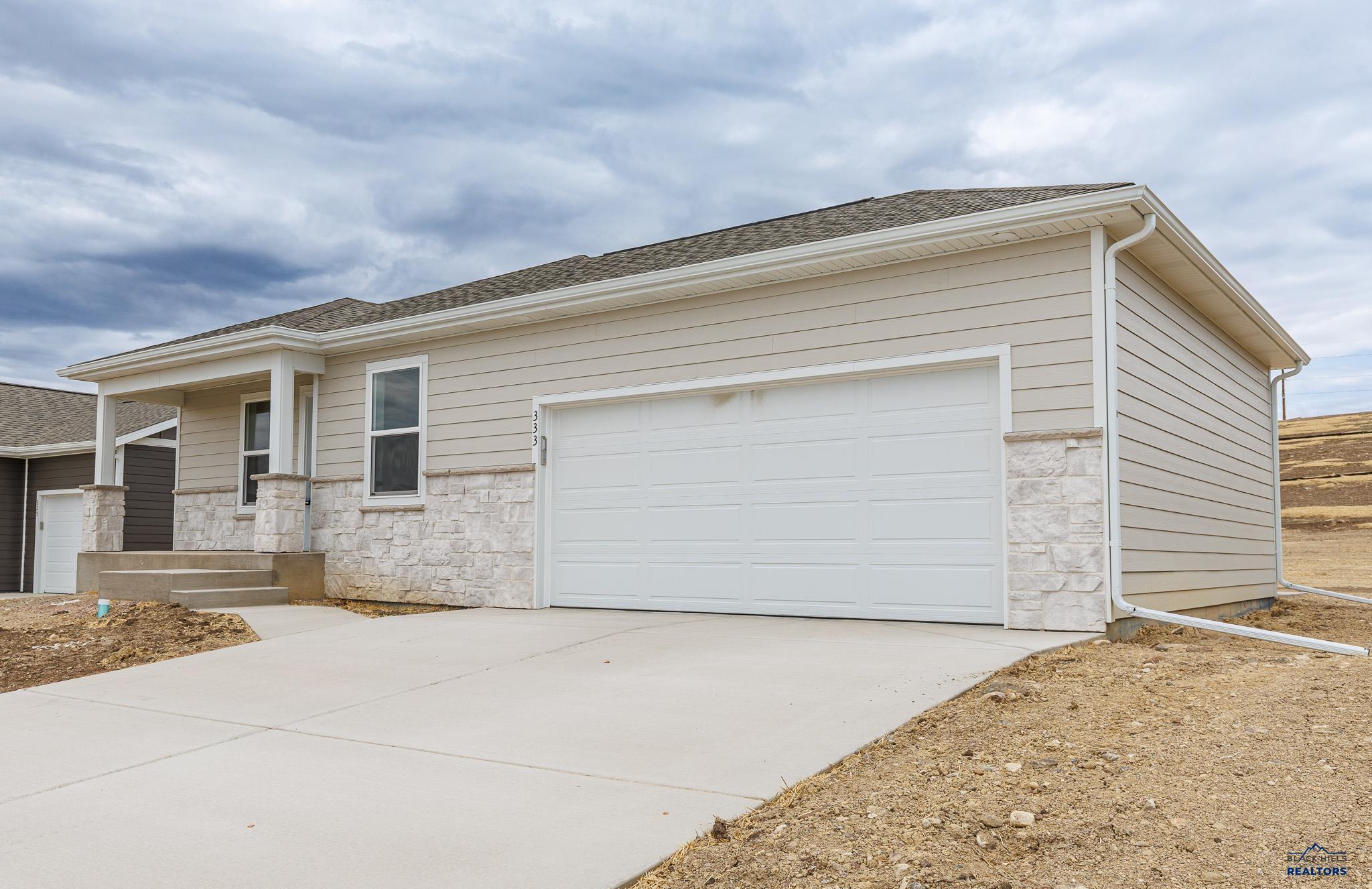 333 N VALLEY DR