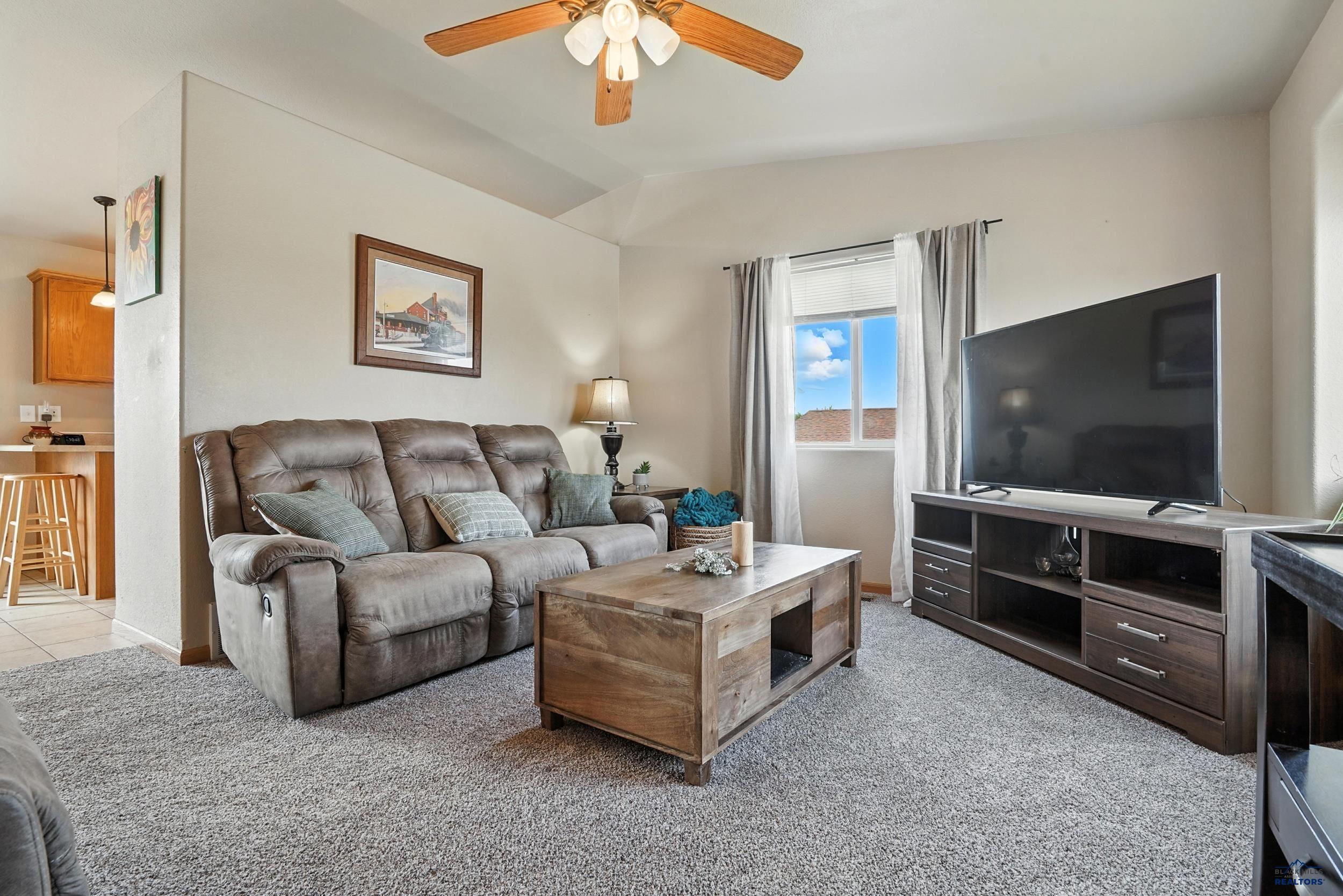 493 EISENHOWER LN