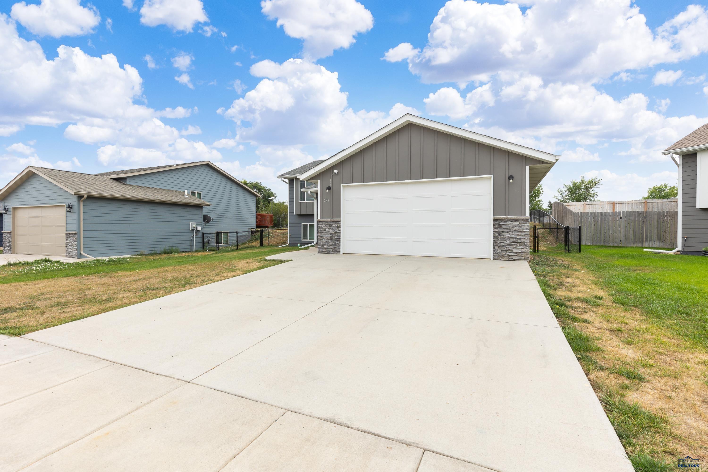 571 QUINTON LN