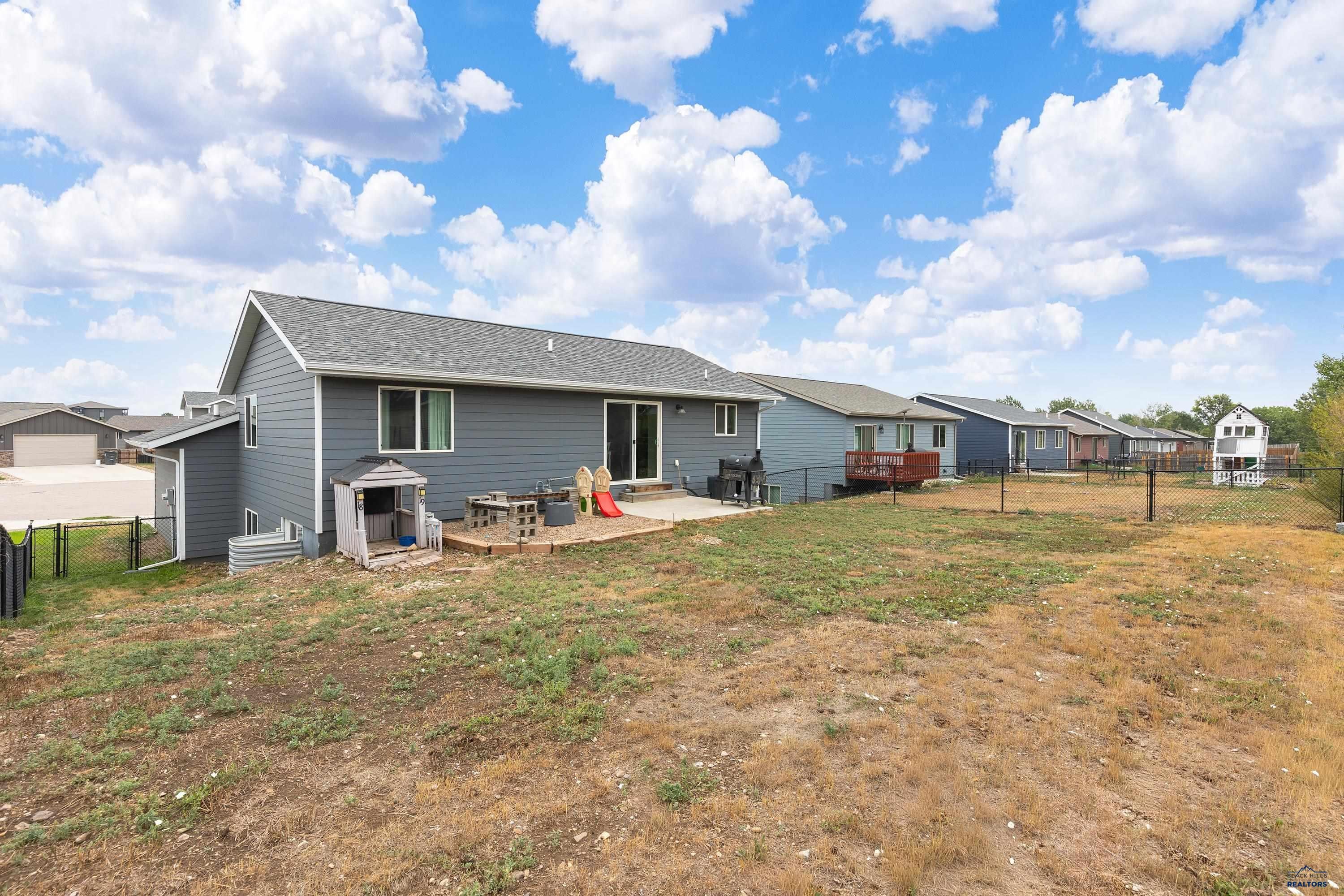 571 QUINTON LN