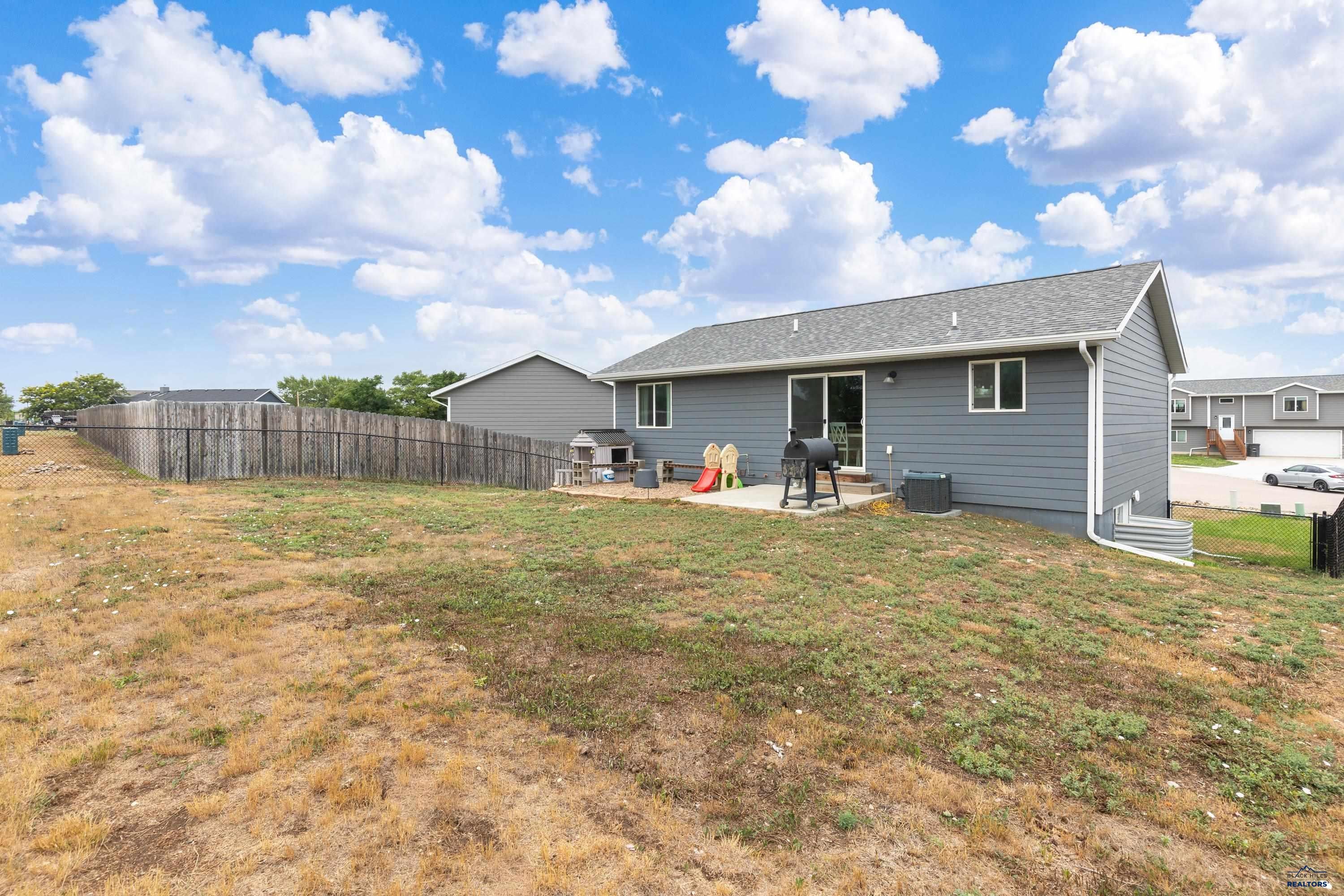 571 QUINTON LN