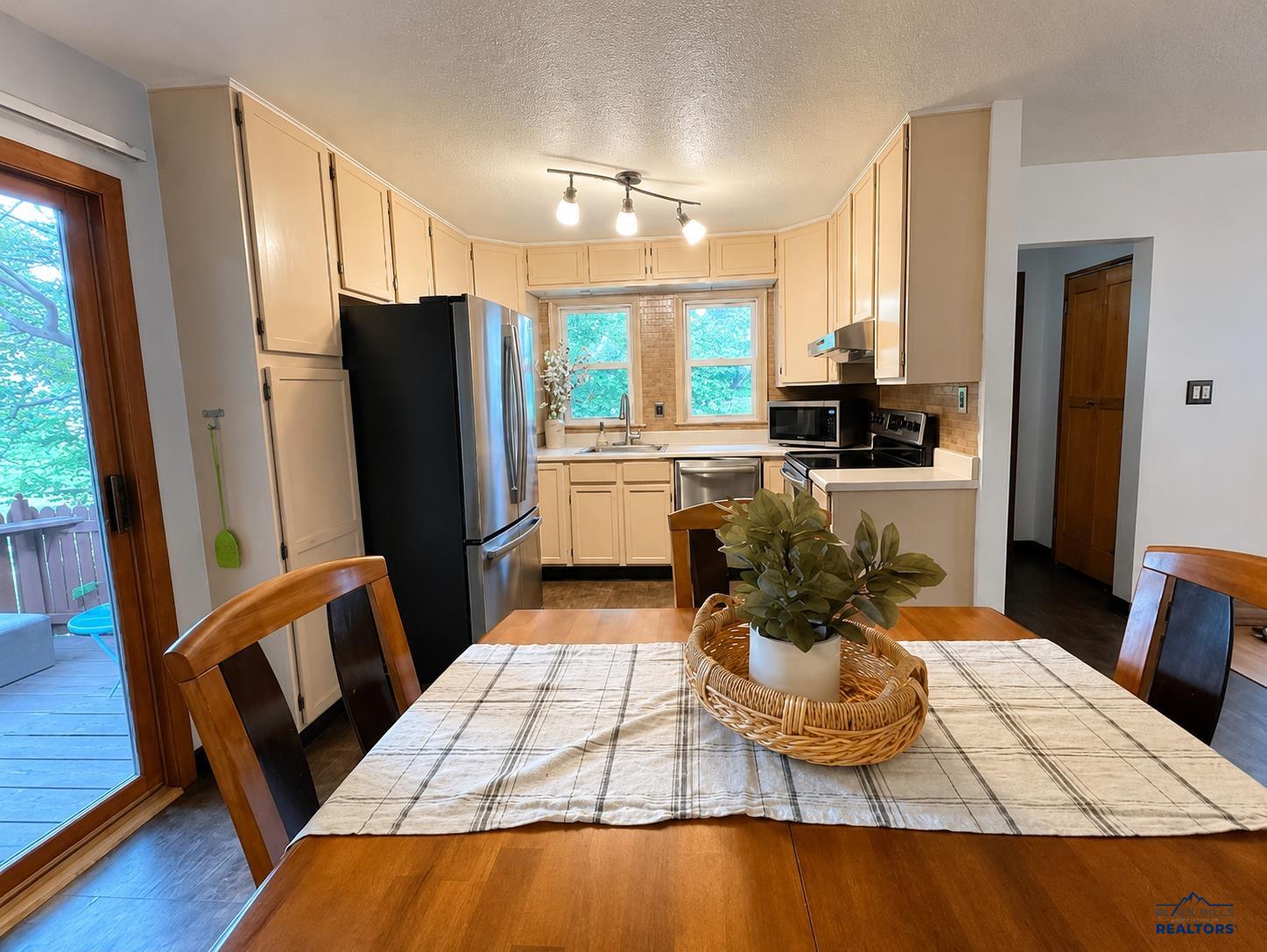 624 ST ANDREW - Photo 4