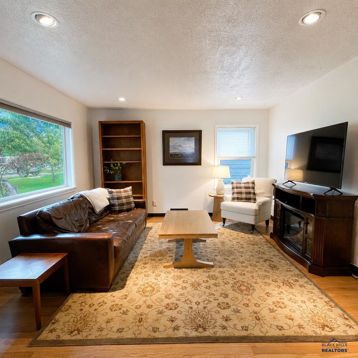 624 ST ANDREW - Photo 3