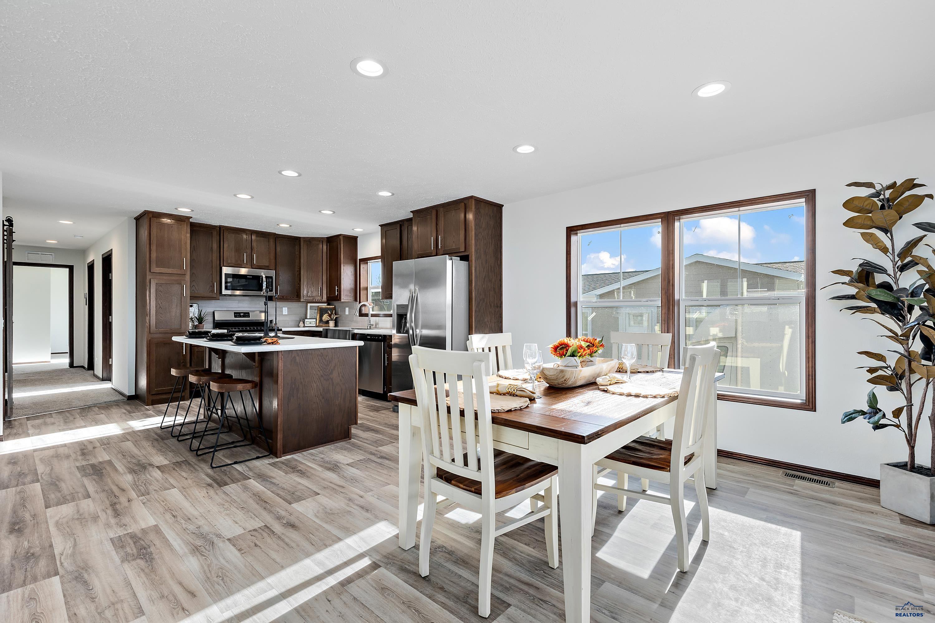 1717.80 E PHILADELPHIA