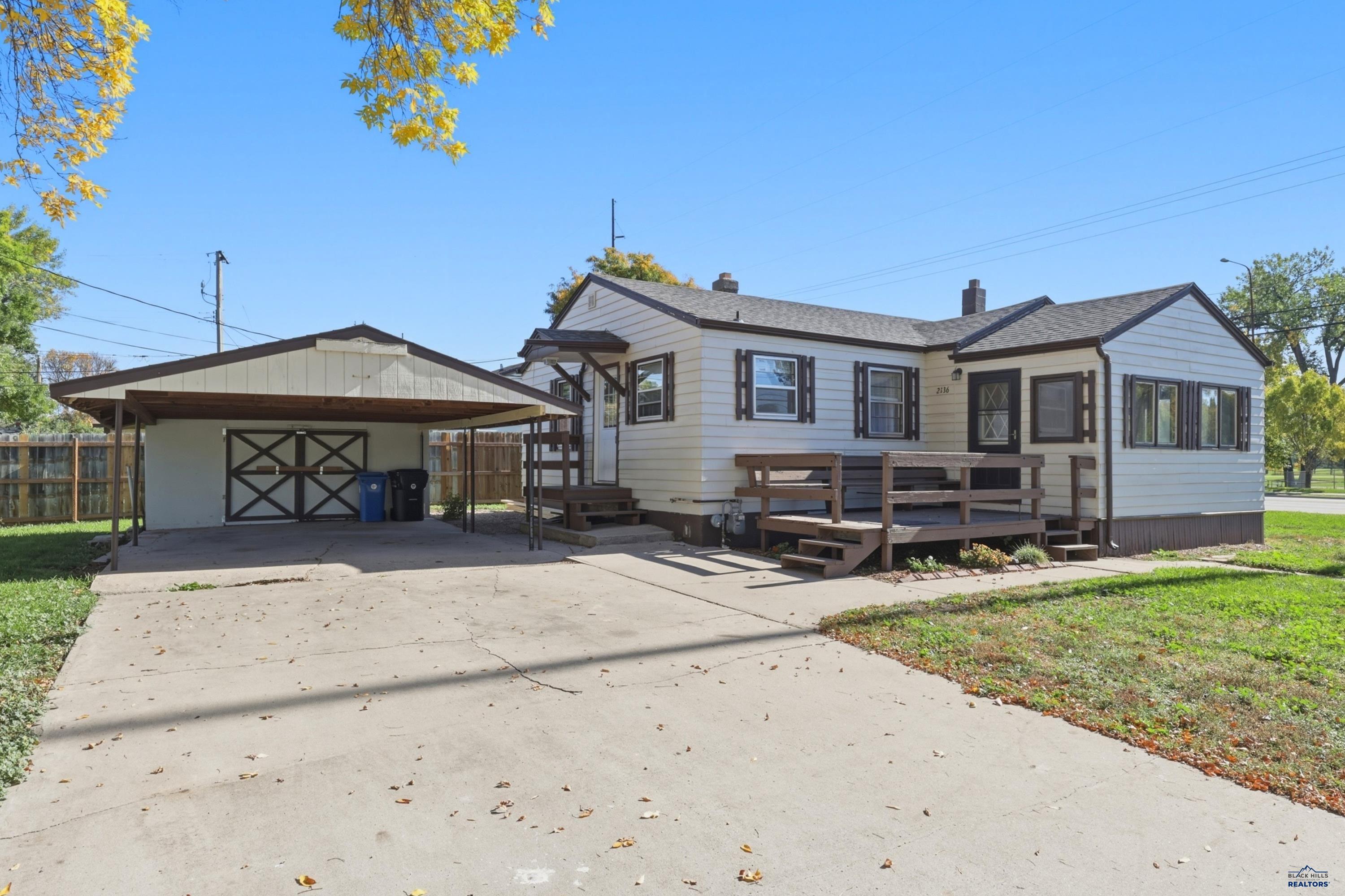 2136 6TH AVE