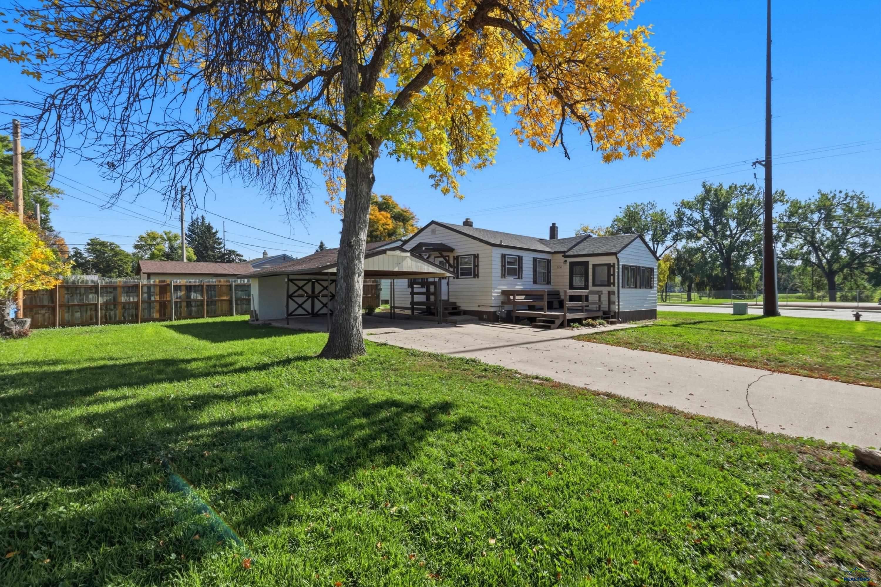 2136 6TH AVE