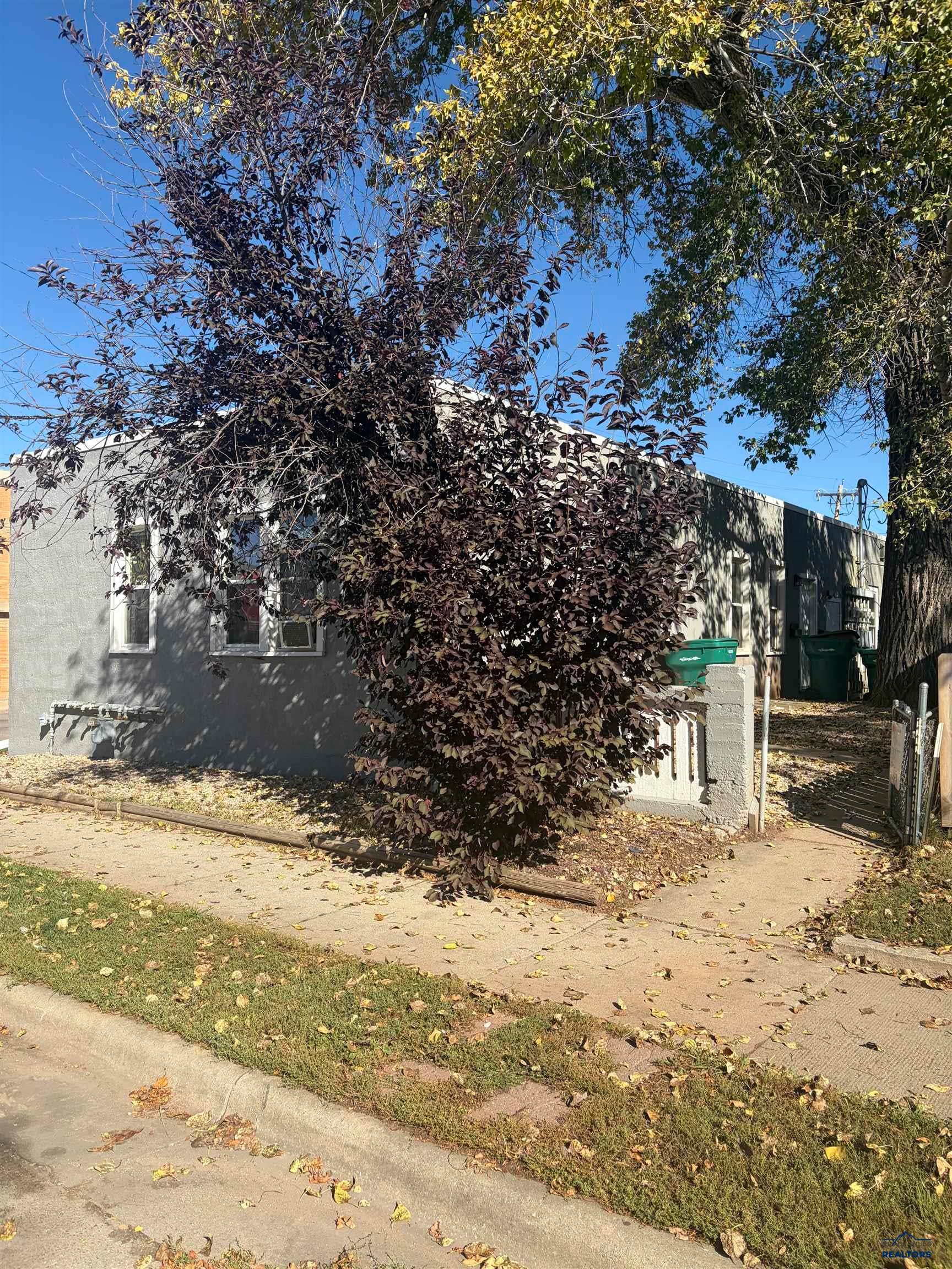 1140 SHERMAN ST