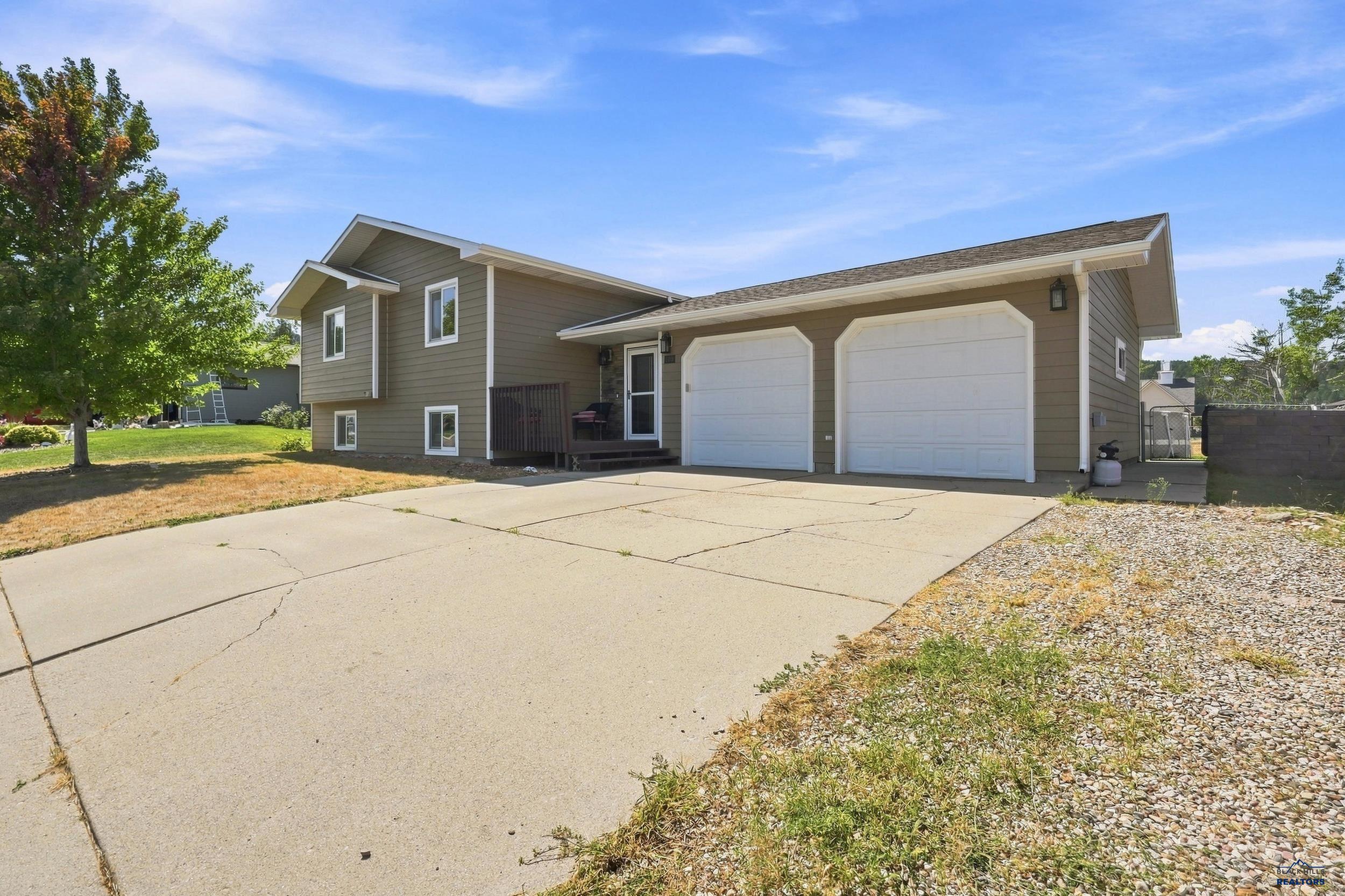 2911 GREENWOOD TRAIL