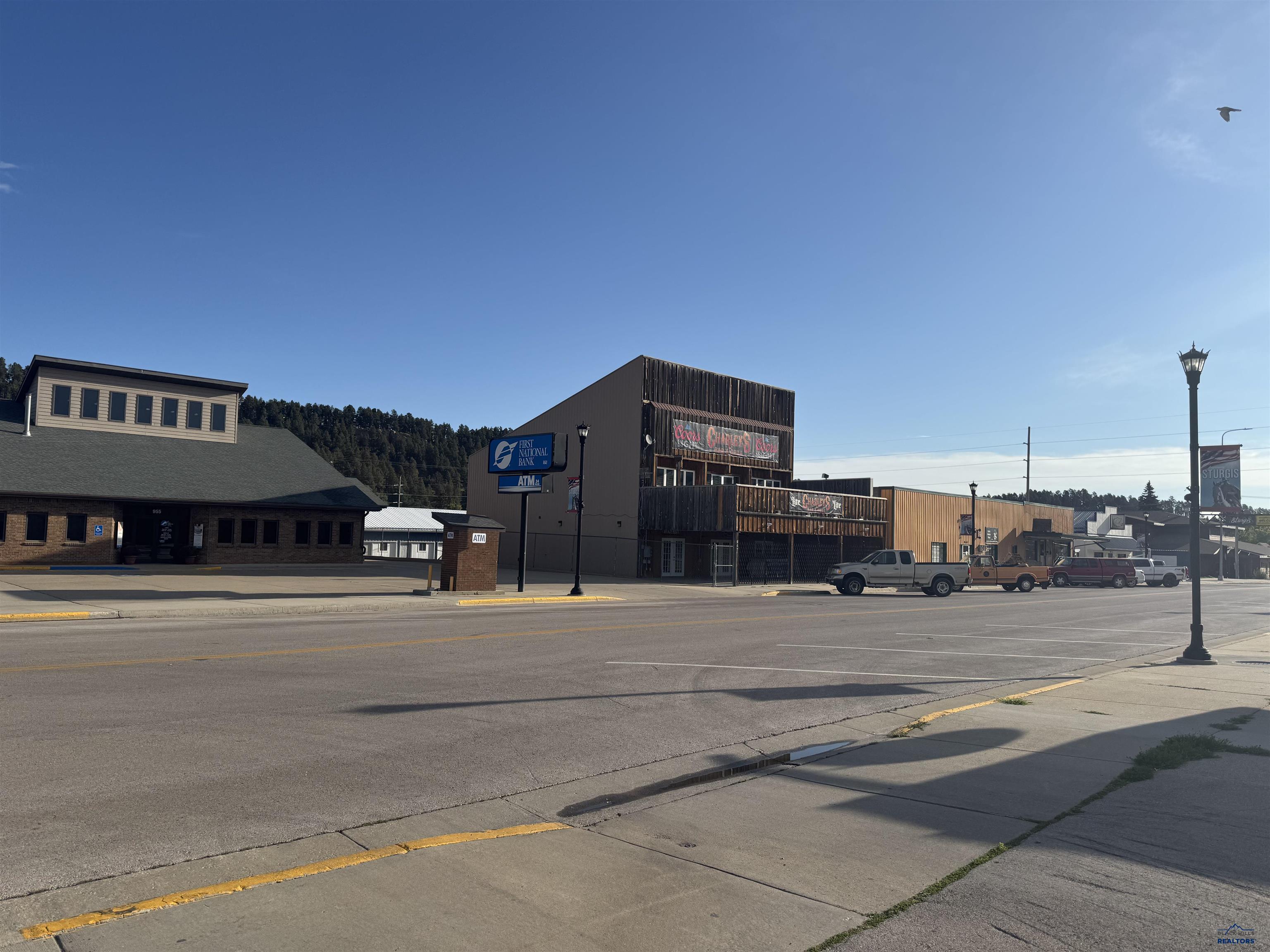 947 MAIN ST