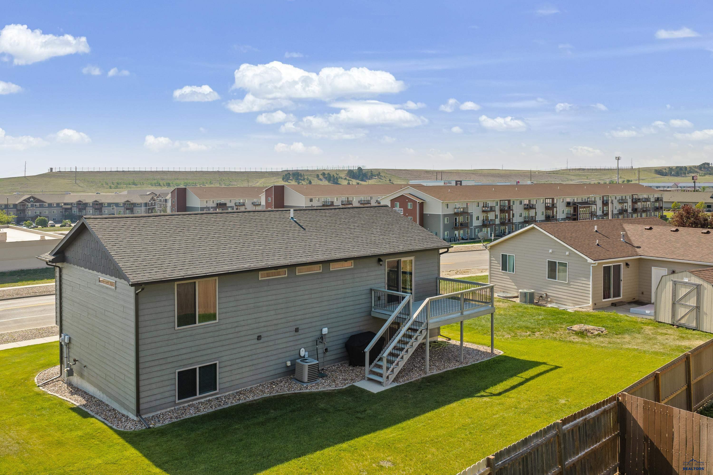 4825 PARKVIEW DR