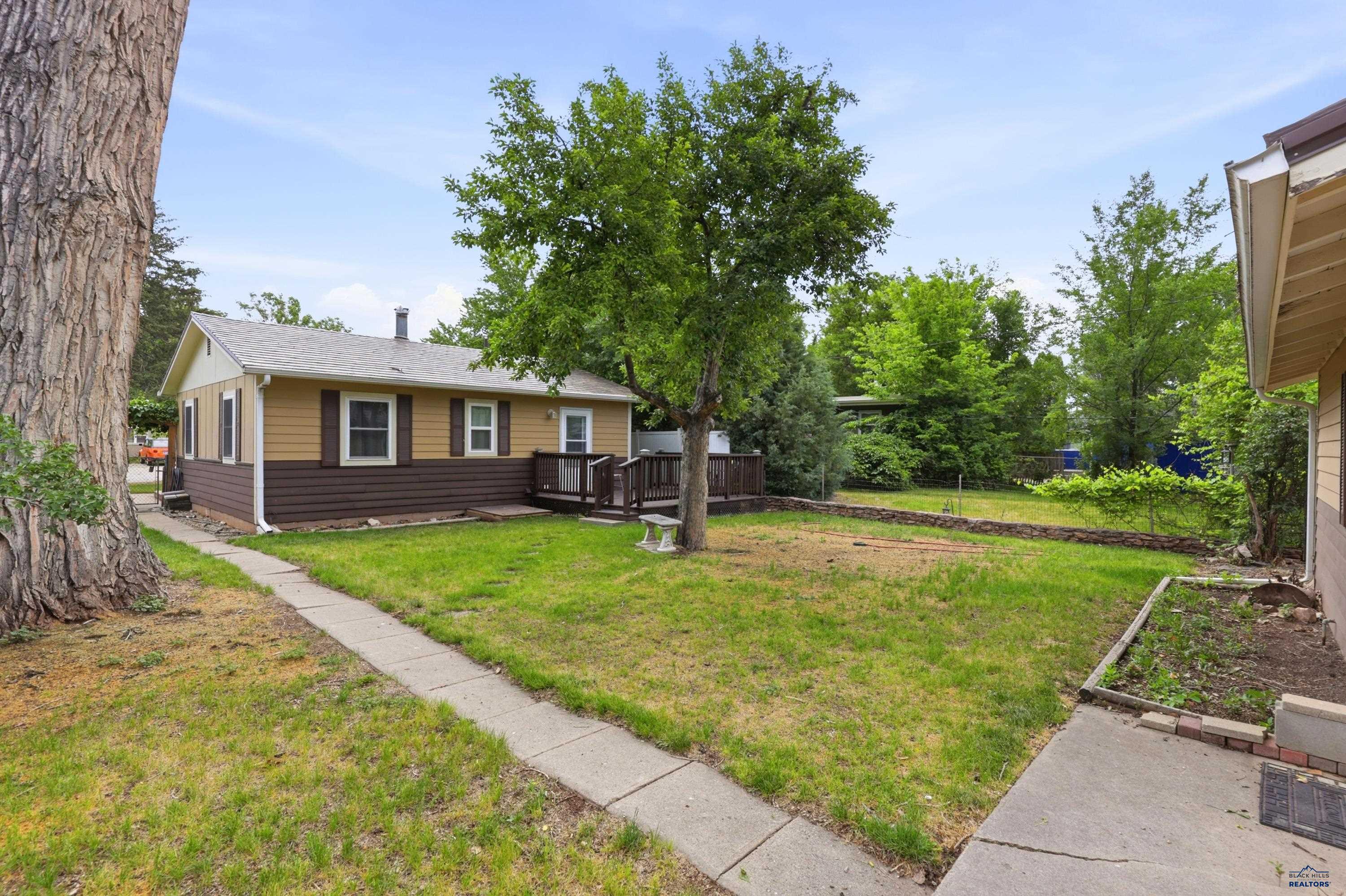 2103 5TH AVE