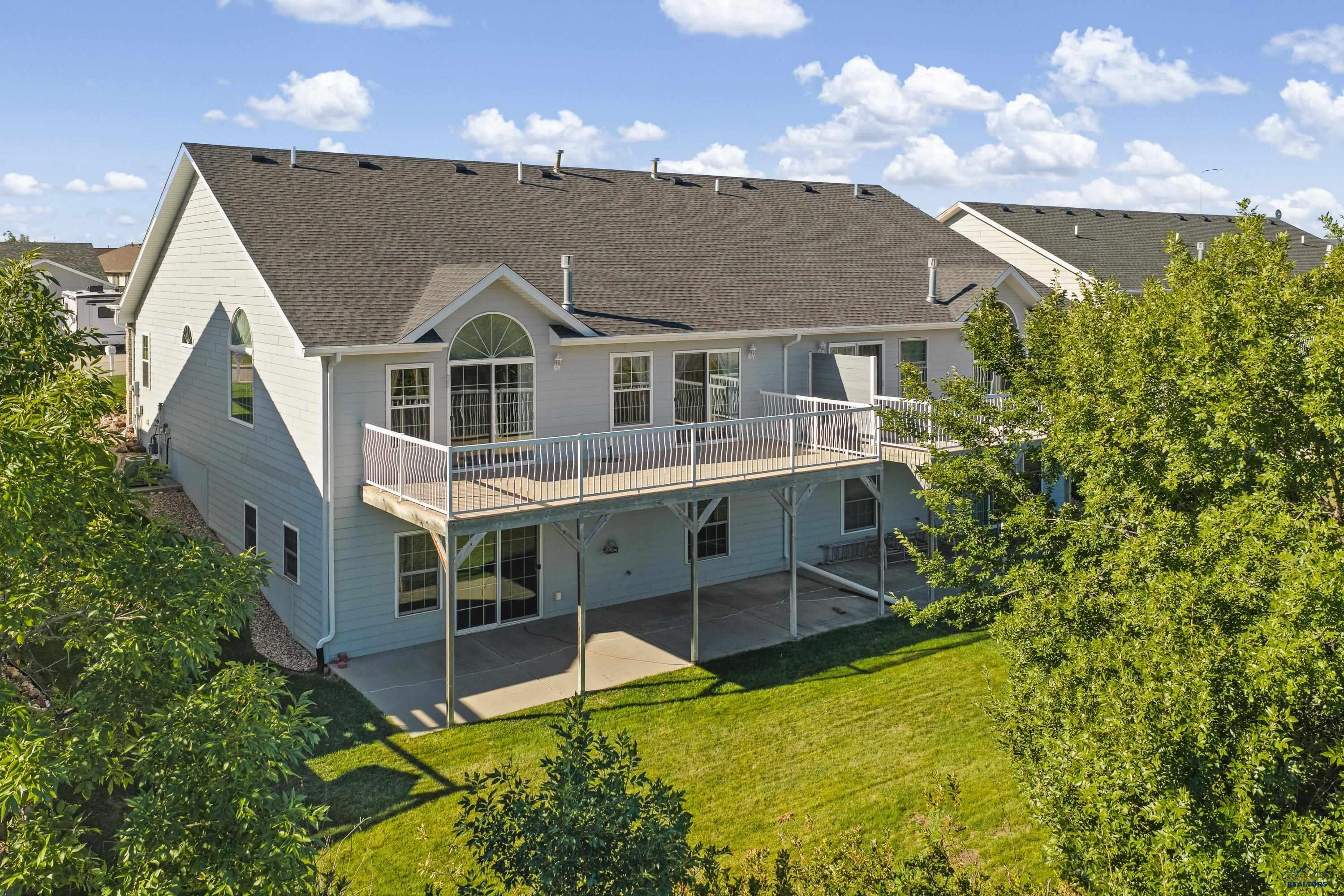 6516 WELLINGTON DR