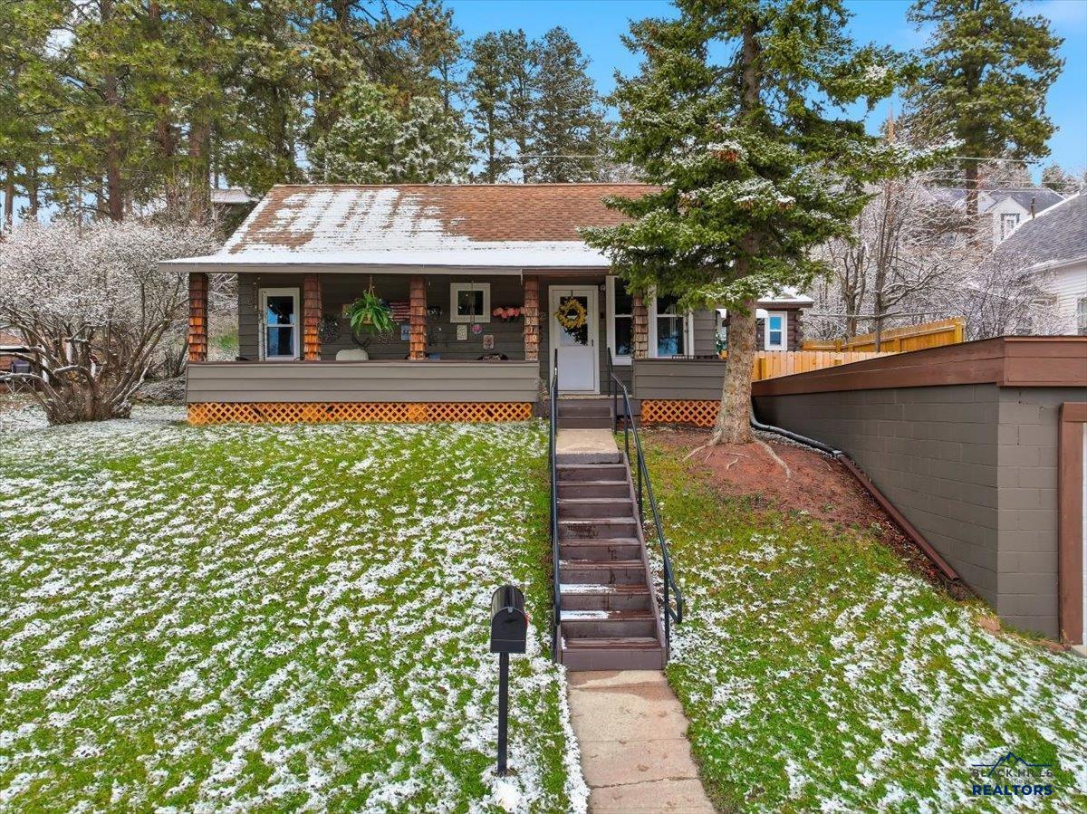 810 SUNNYHILL RD