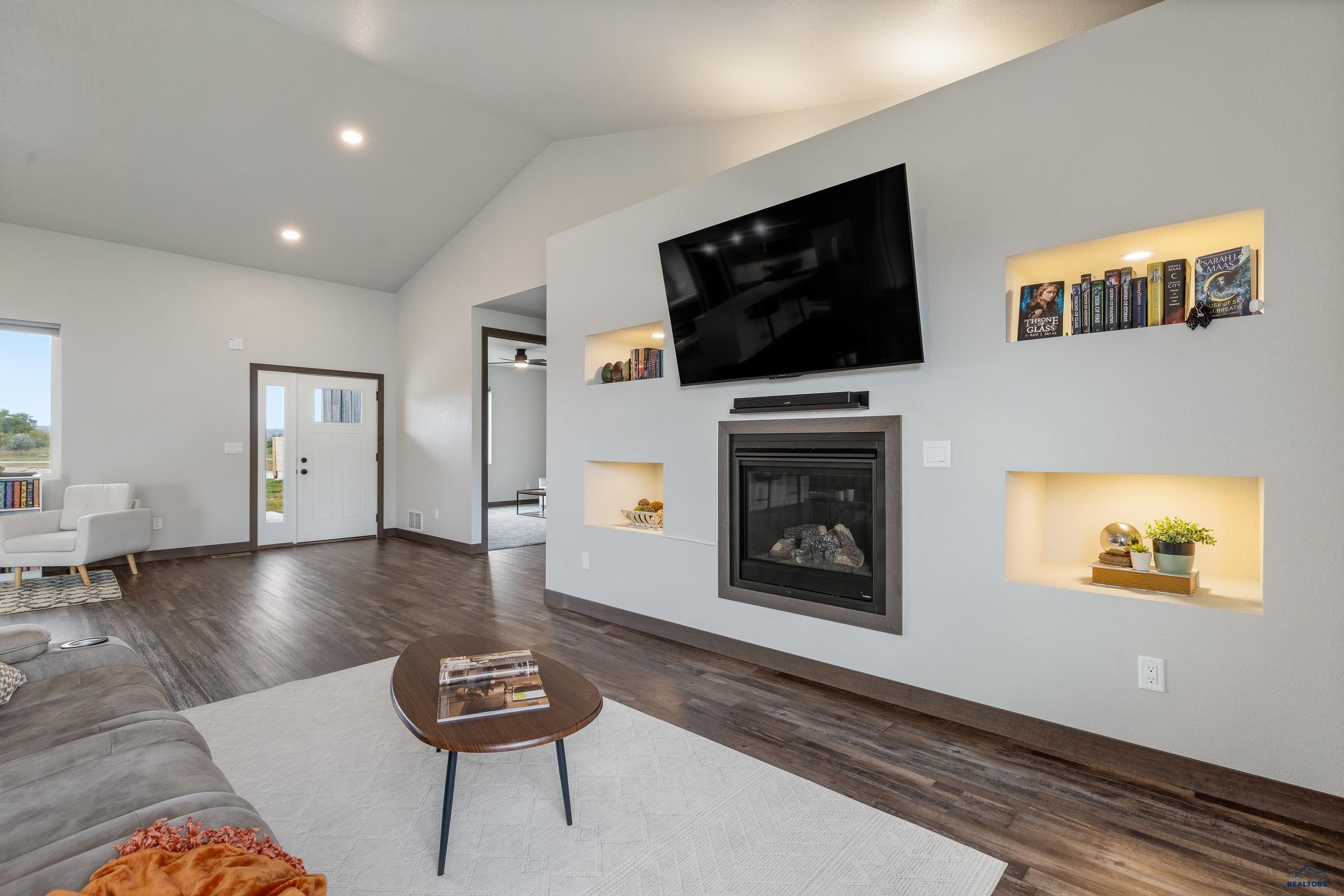 6150 GREEN VALLEY DR