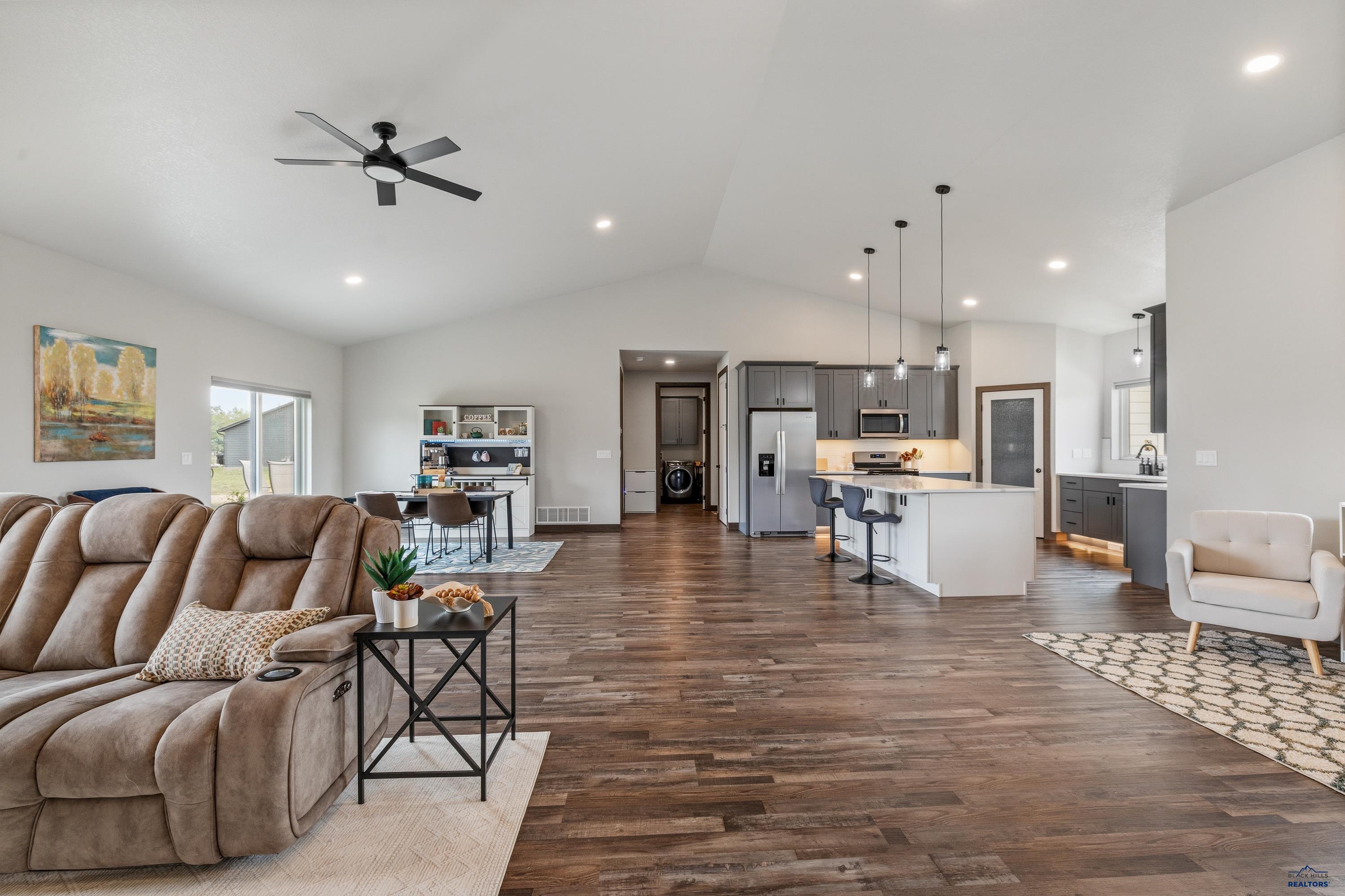 6150 GREEN VALLEY DR