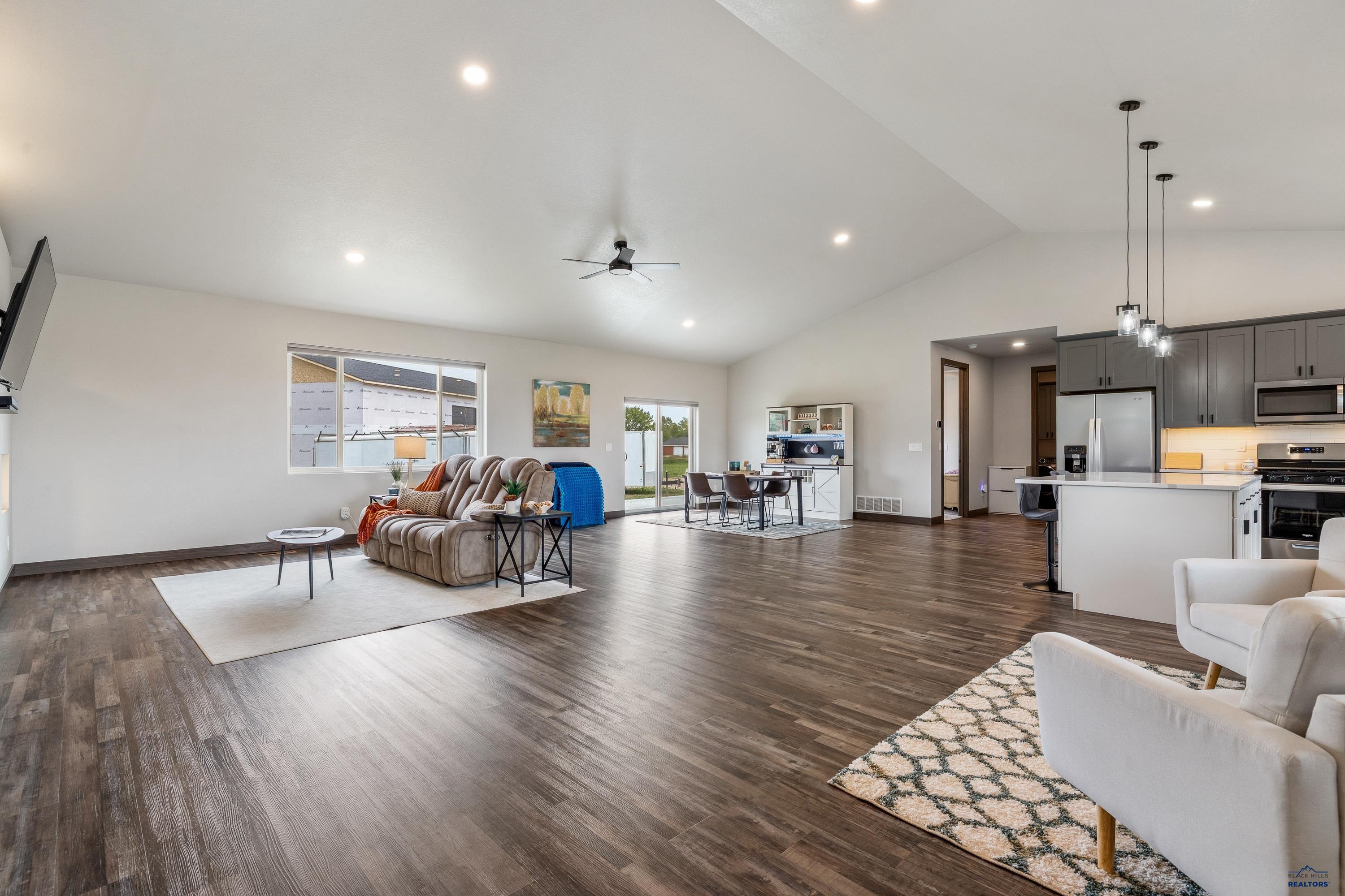 6150 GREEN VALLEY DR