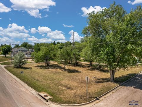 2303 WILSON AVE Hot Springs SD 57747