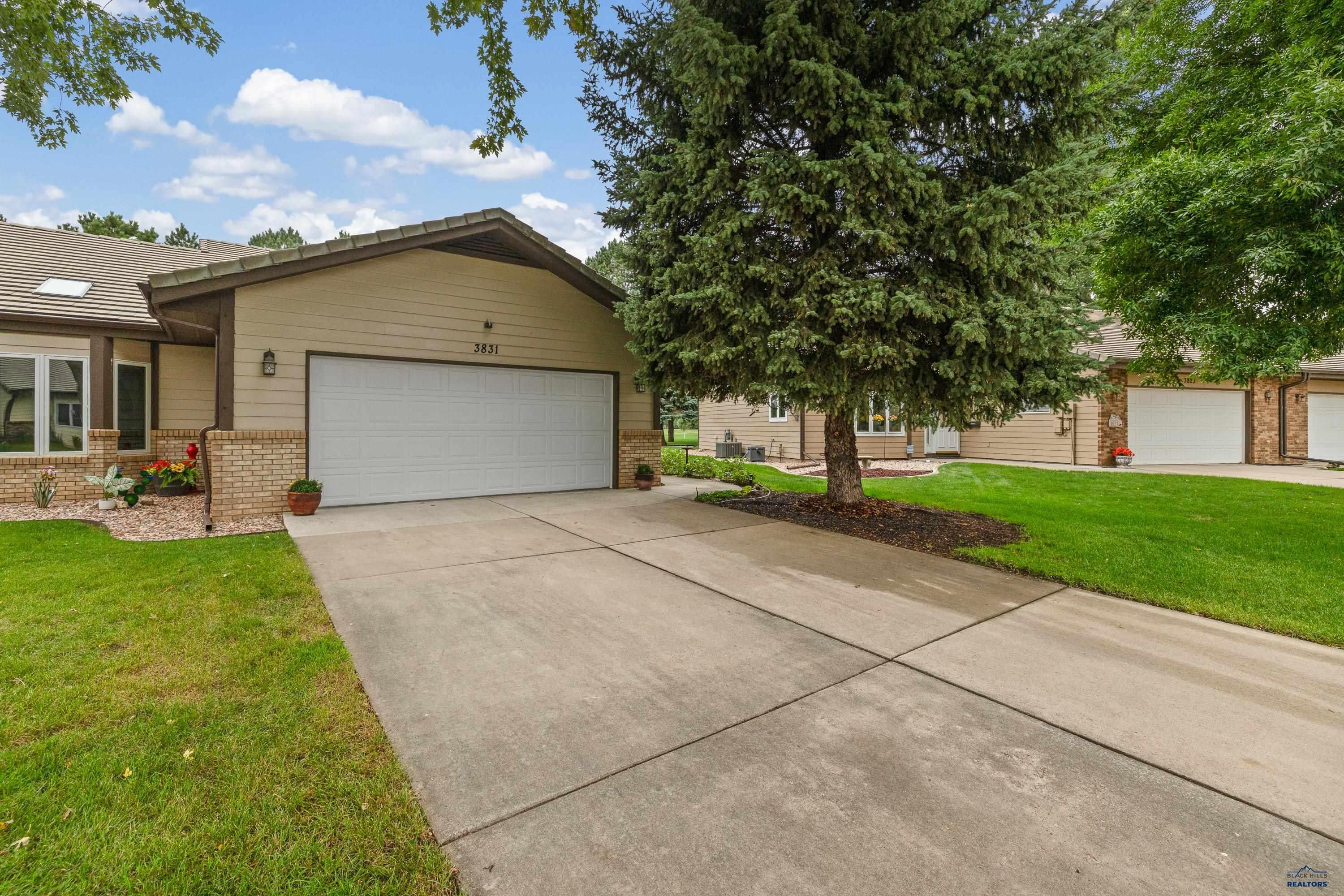 3831 BACK NINE DR