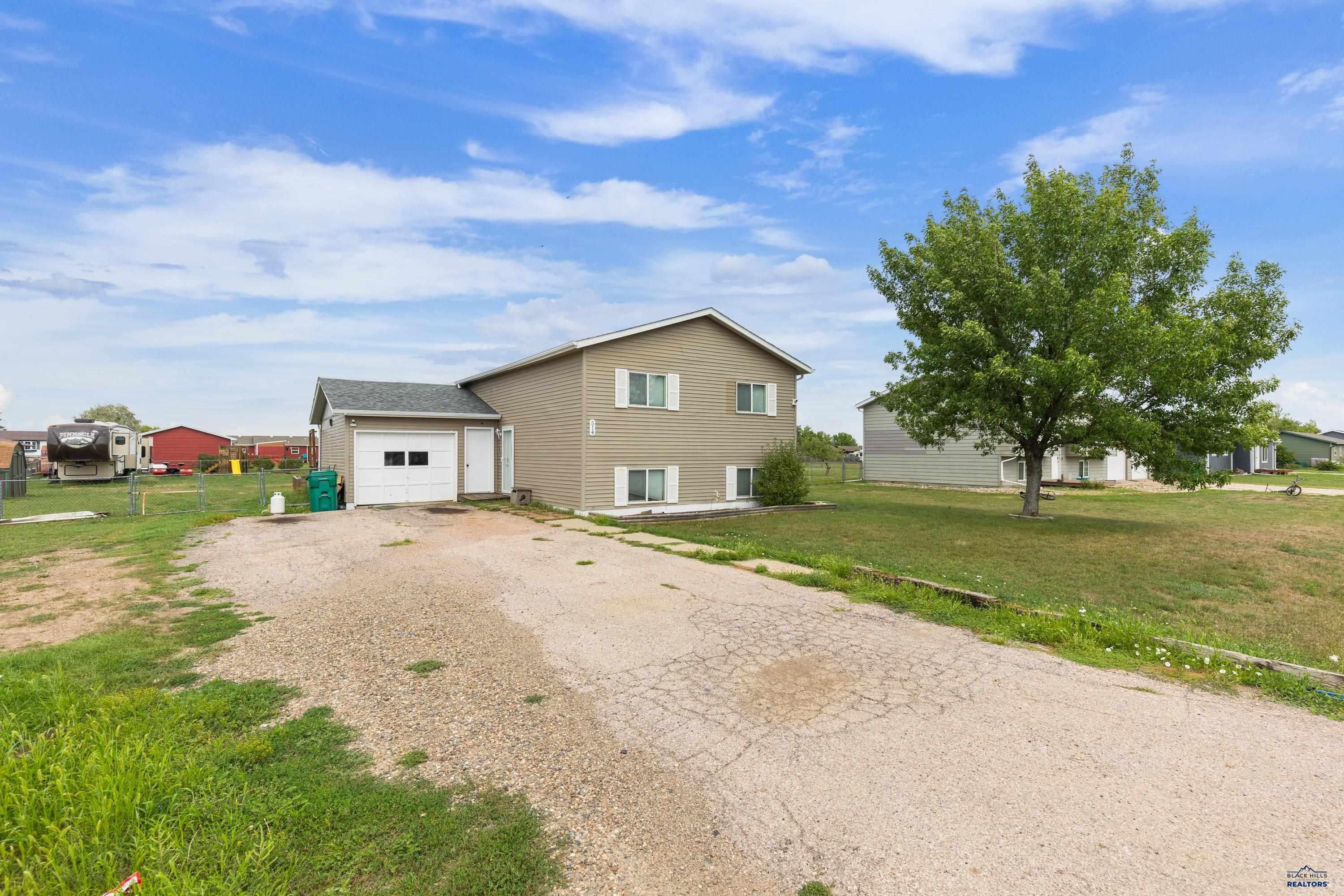 514 FALCON DR