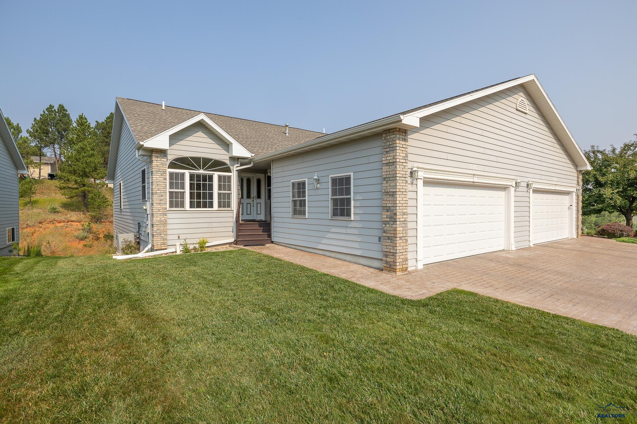 Rapid City, South Dakota 57702, United States, 3 Bedrooms Bedrooms, ,3 BathroomsBathrooms,Residential,Contingent,50772