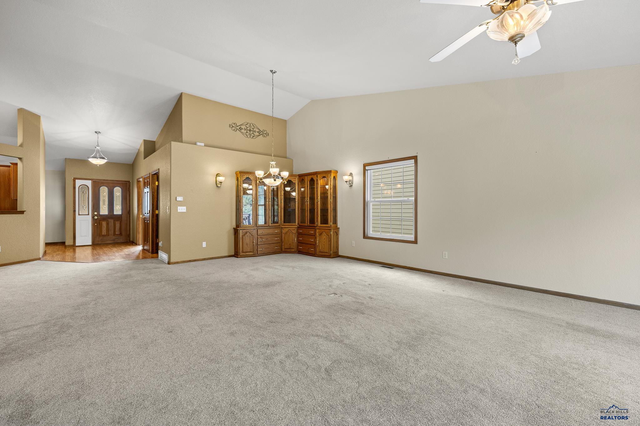 Rapid City, South Dakota 57702, United States, 3 Bedrooms Bedrooms, ,3 BathroomsBathrooms,Residential,Contingent,50772