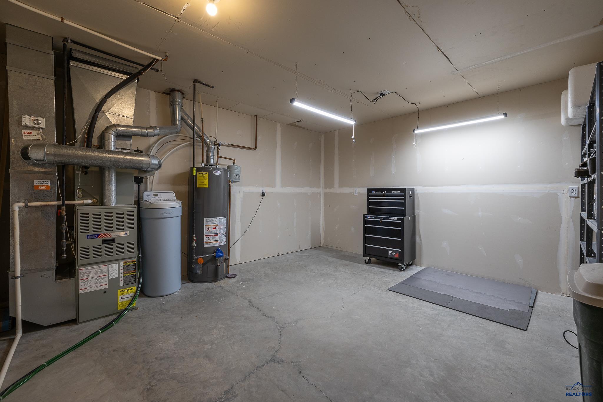 Rapid City, South Dakota 57702, United States, 3 Bedrooms Bedrooms, ,3 BathroomsBathrooms,Residential,Contingent,50772