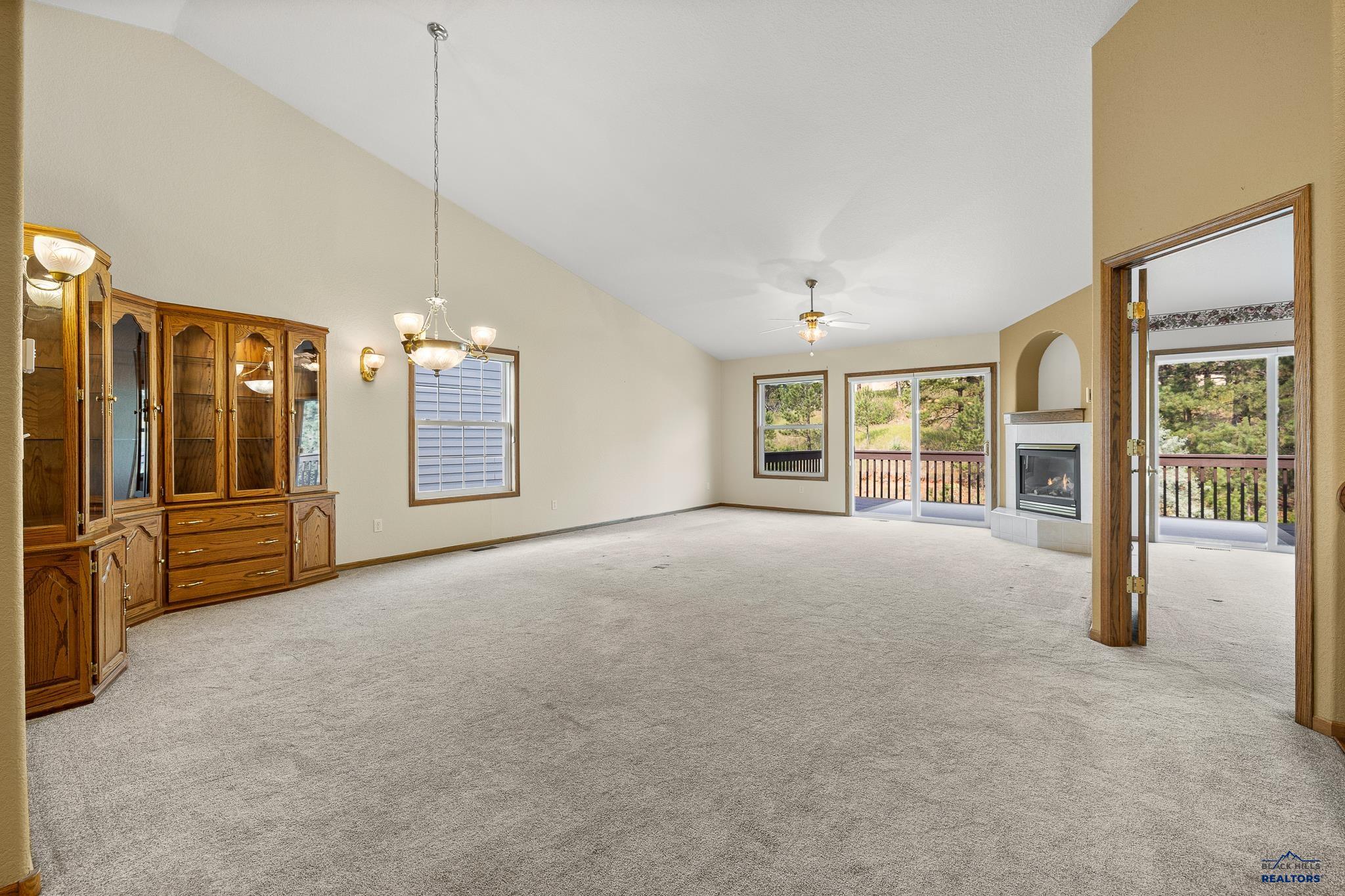 Rapid City, South Dakota 57702, United States, 3 Bedrooms Bedrooms, ,3 BathroomsBathrooms,Residential,Contingent,50772