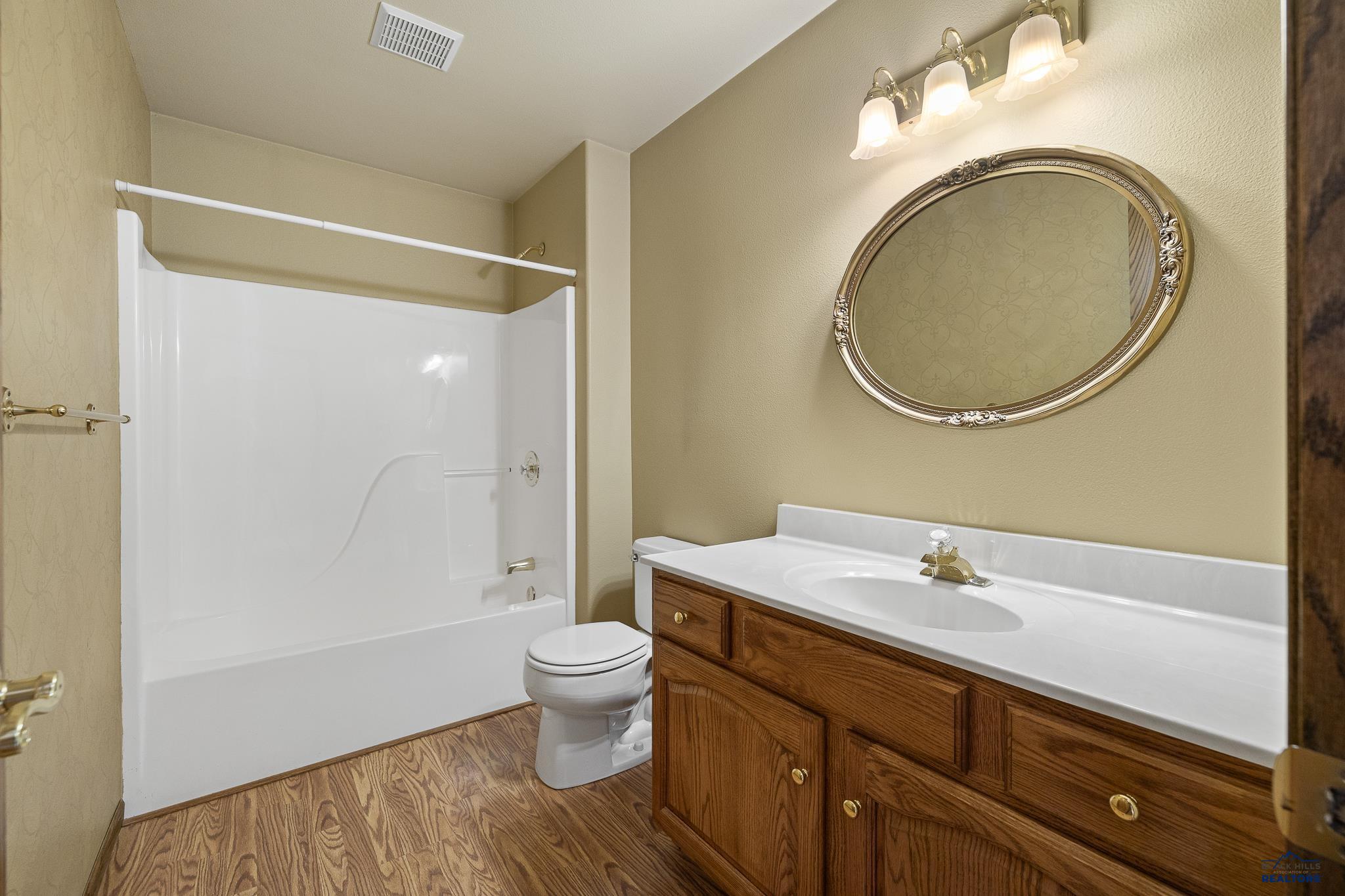 Rapid City, South Dakota 57702, United States, 3 Bedrooms Bedrooms, ,3 BathroomsBathrooms,Residential,Contingent,50772