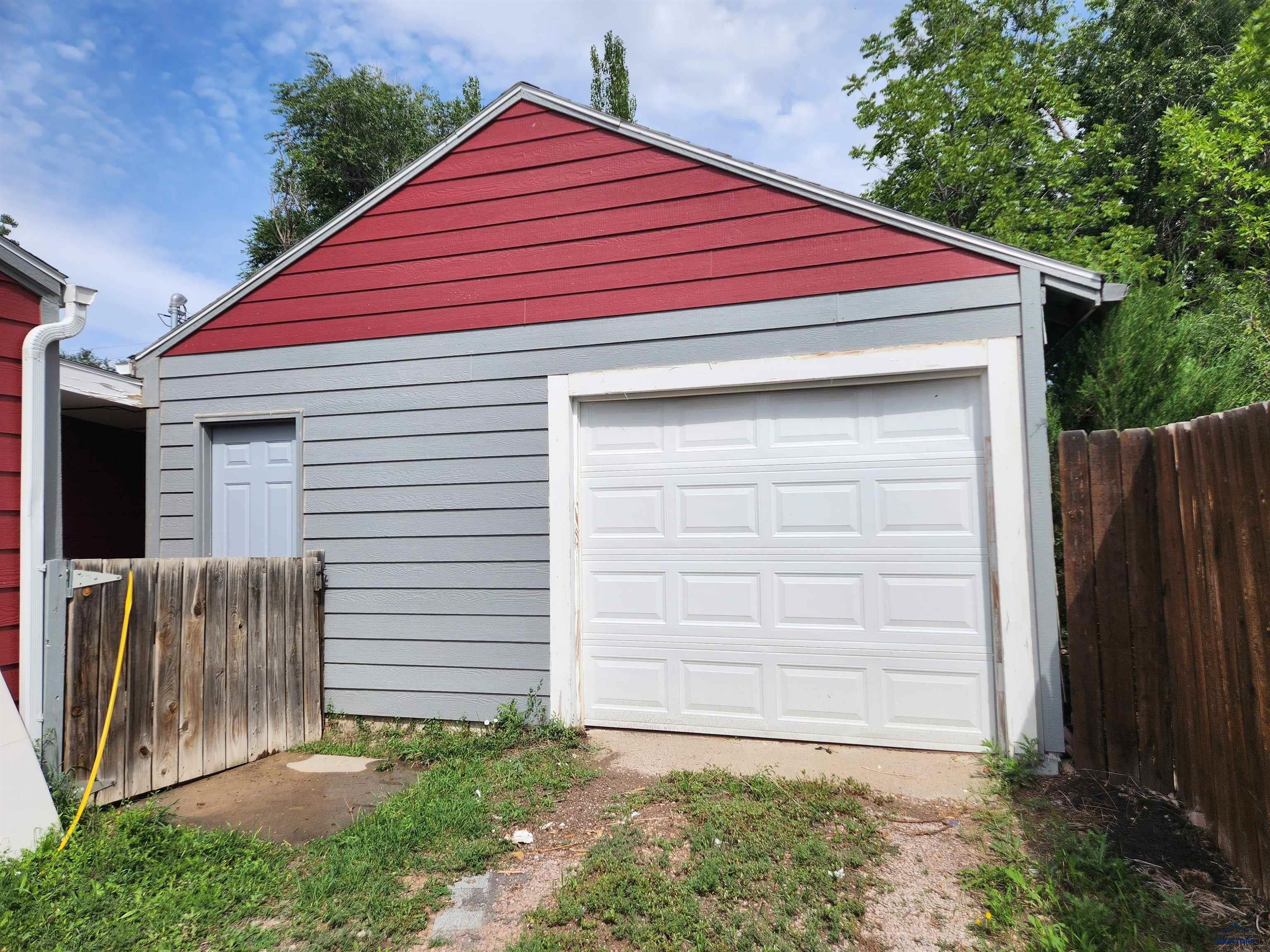 124 E ST ANNE