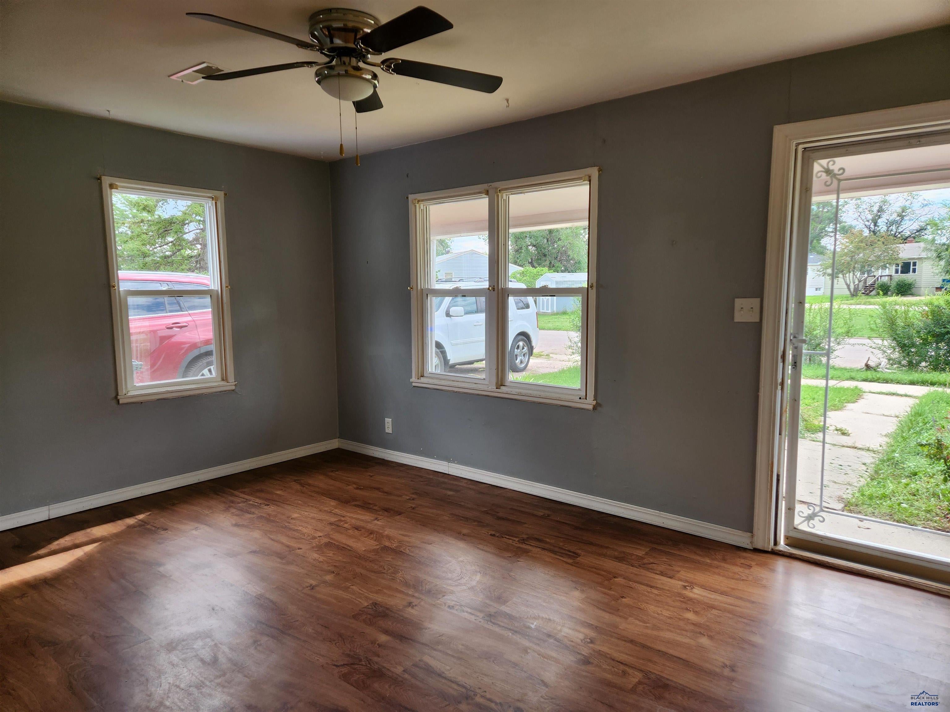 124 E ST ANNE