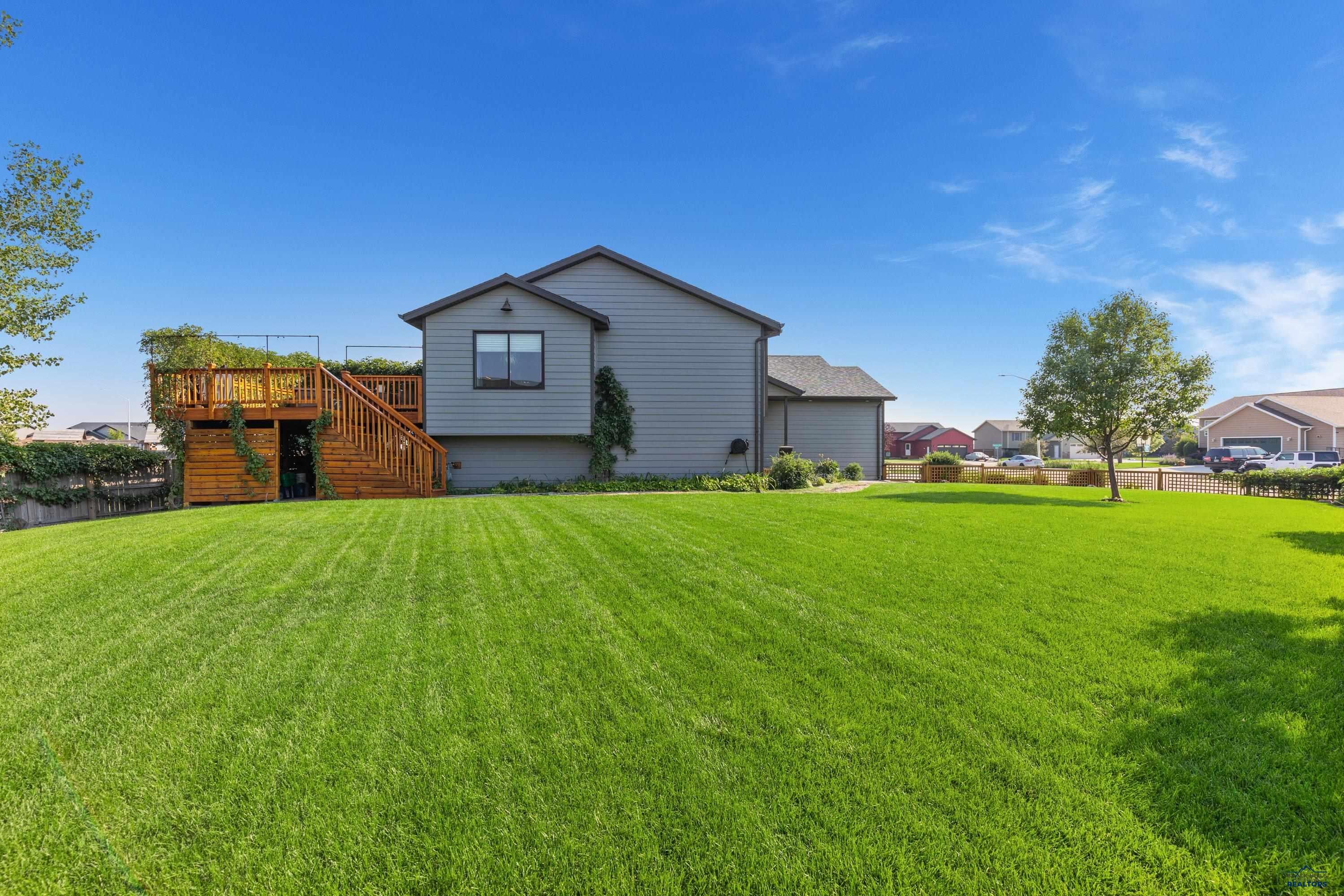 822 DIRK CT