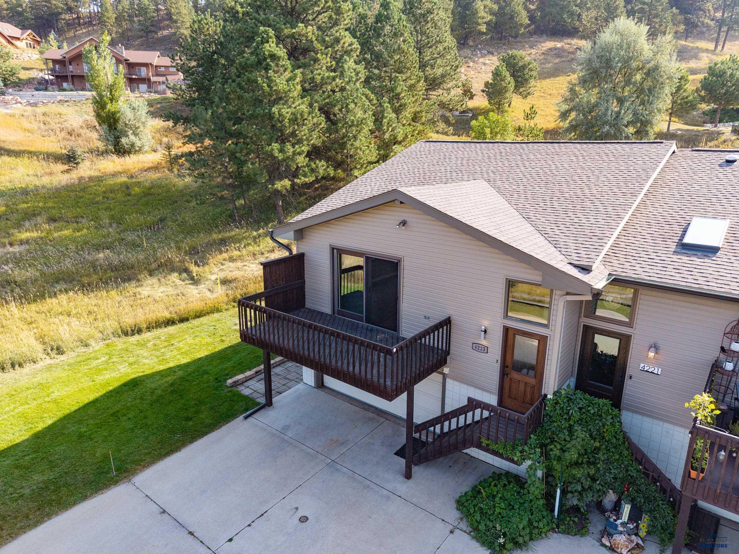 4223 FOOTHILL DR