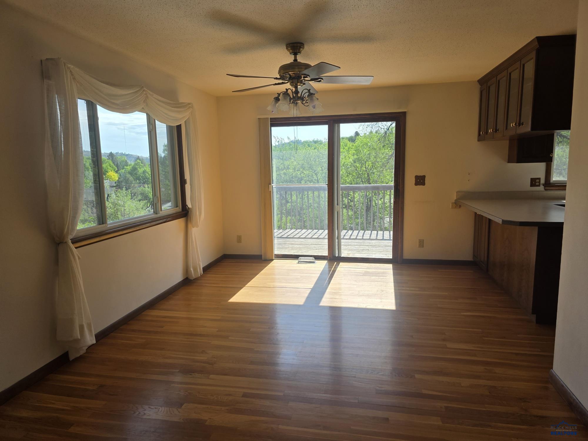 3120 IRIS DR