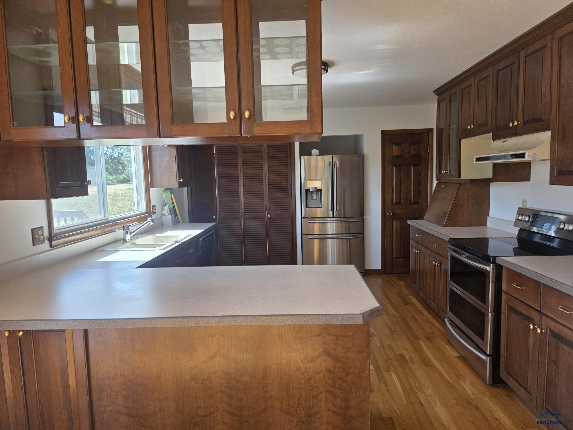 3120 IRIS DR