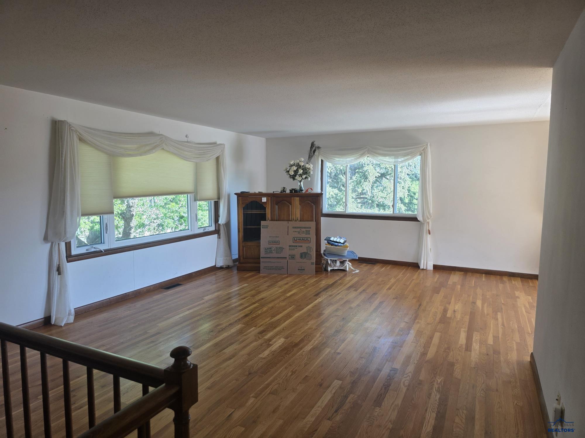 3120 IRIS DR