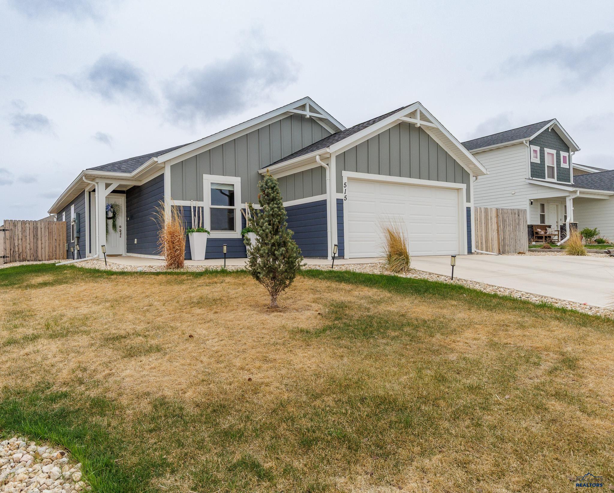 515 AARON CT
