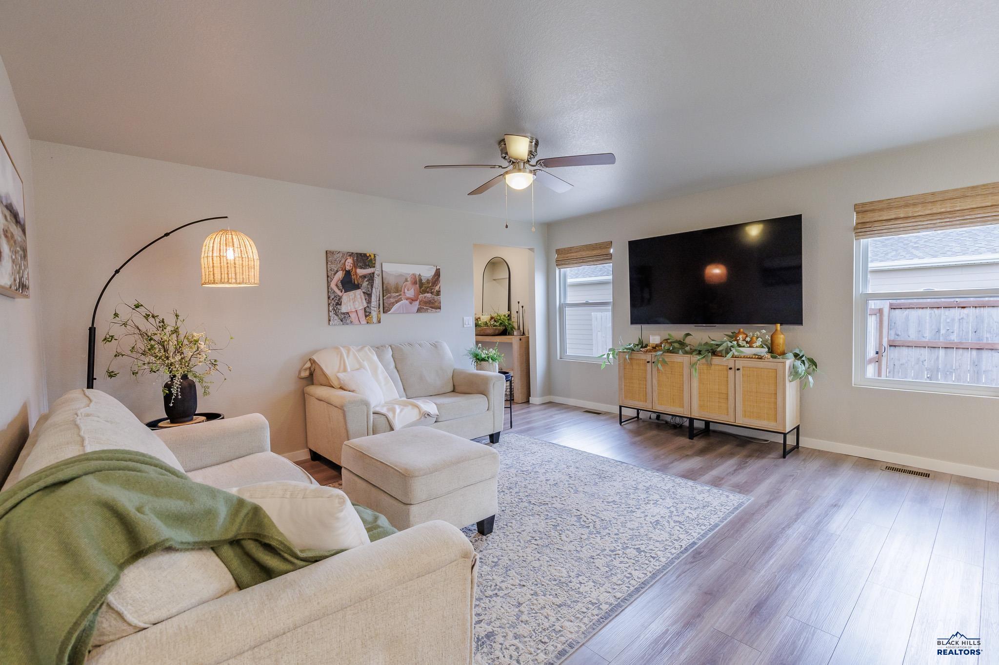 515 AARON CT