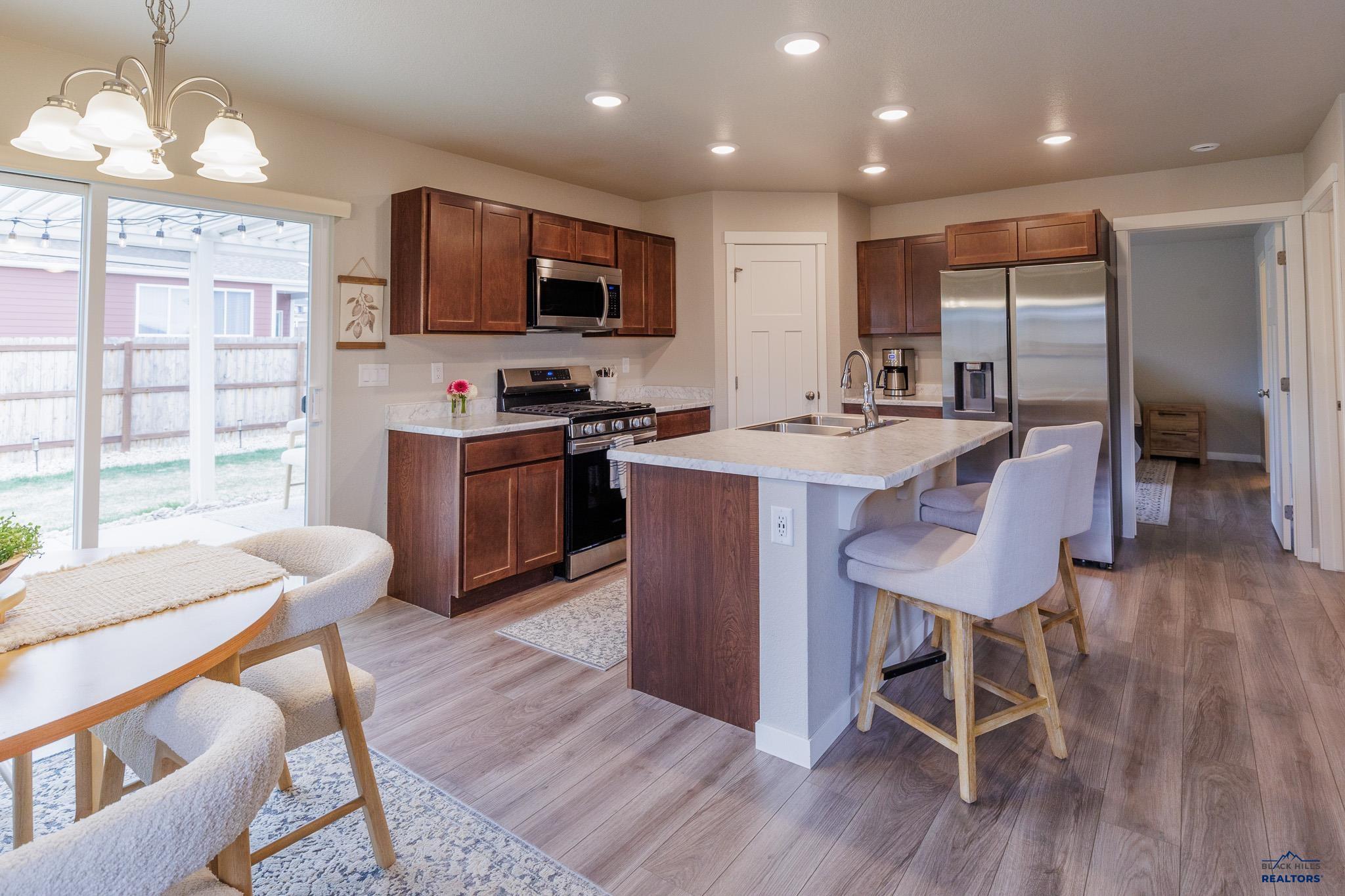 515 AARON CT