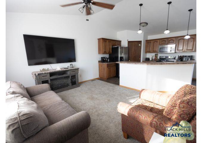 752 BEAR TOOTH CT