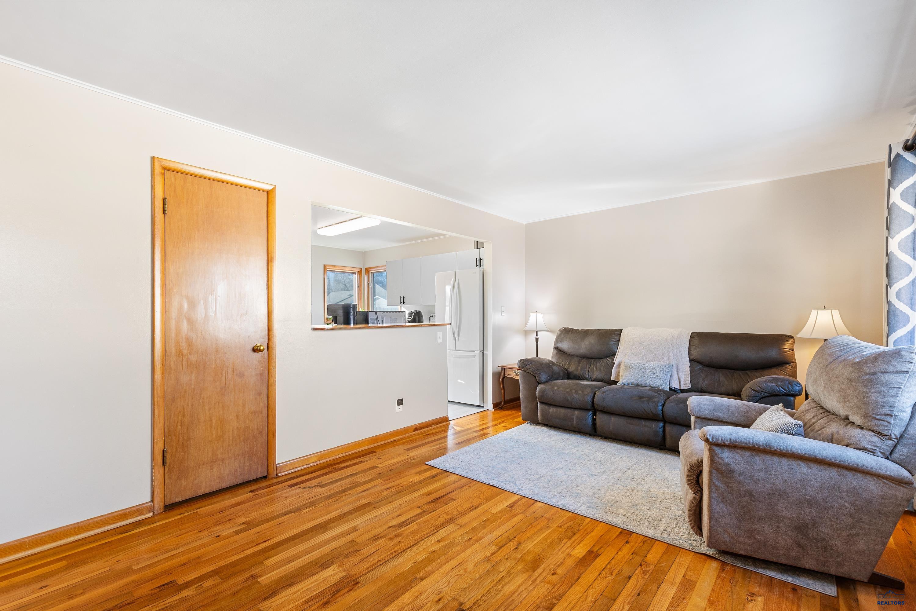 1801 ALBANY AVE