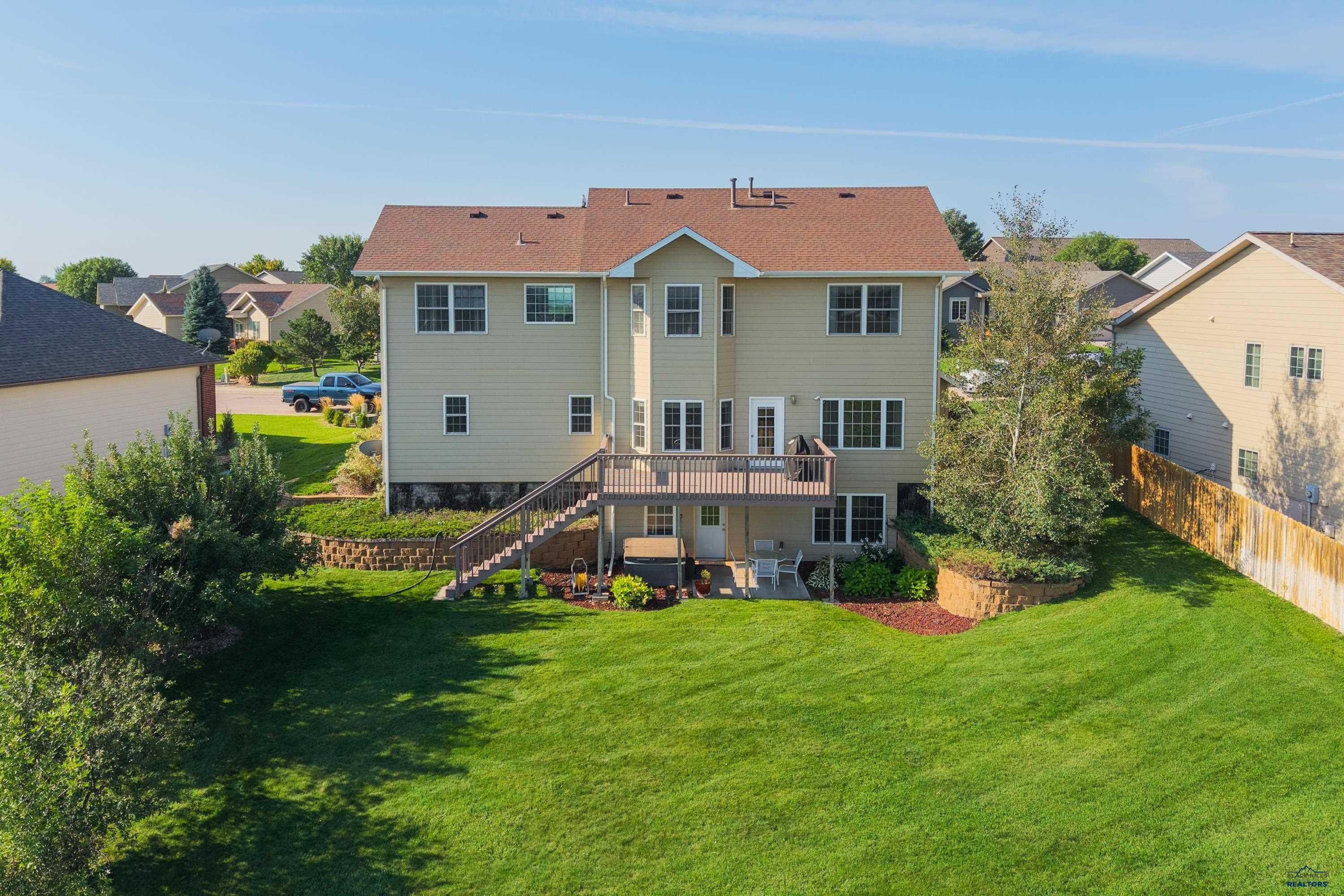 6530 WELLINGTON DR