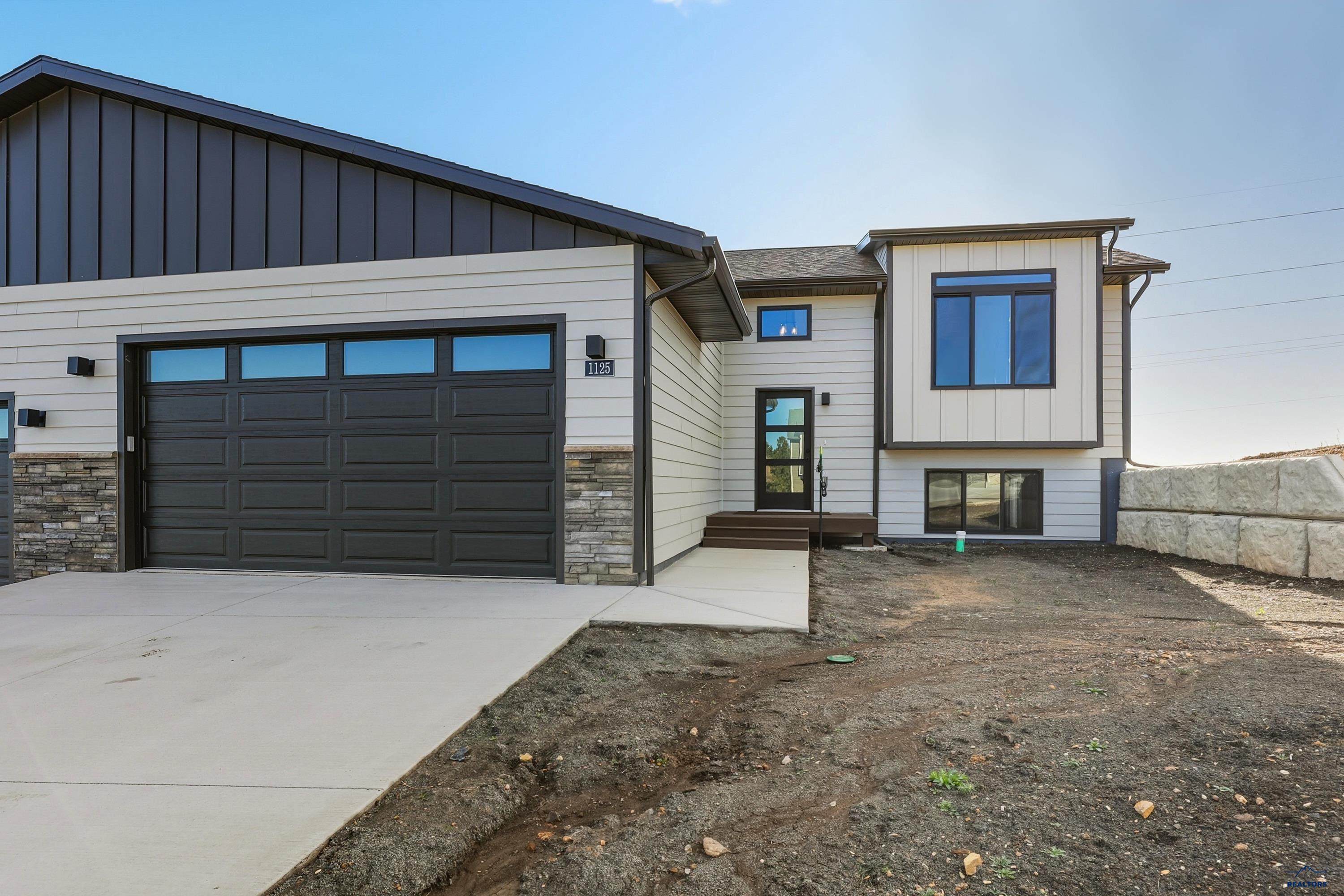 1125 PINNACLE CT